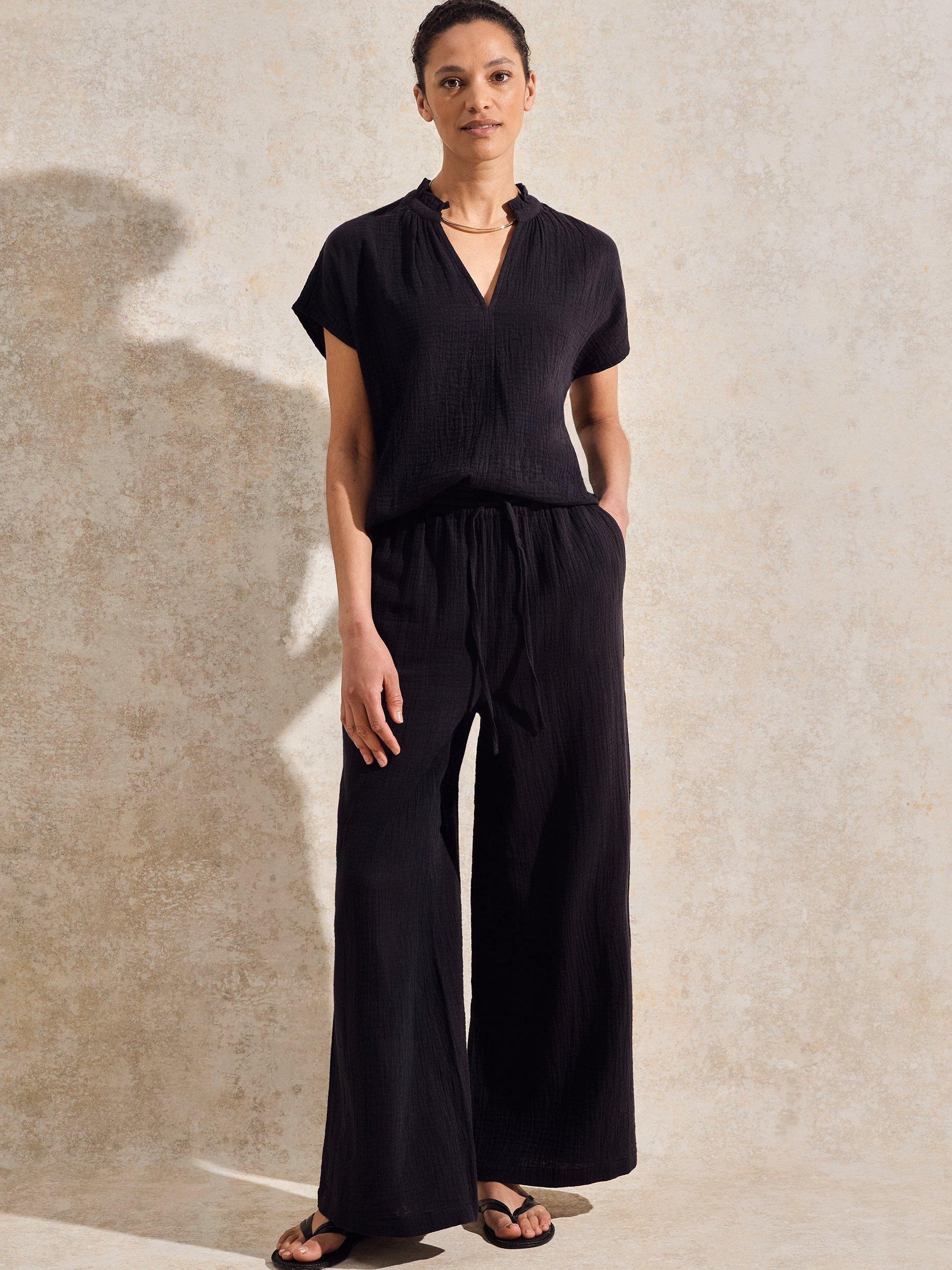 Product image 1 of 4, which shows Ro&Zo Petite Cotton Tailored Wide Leg Trousers, Black, 6Pt