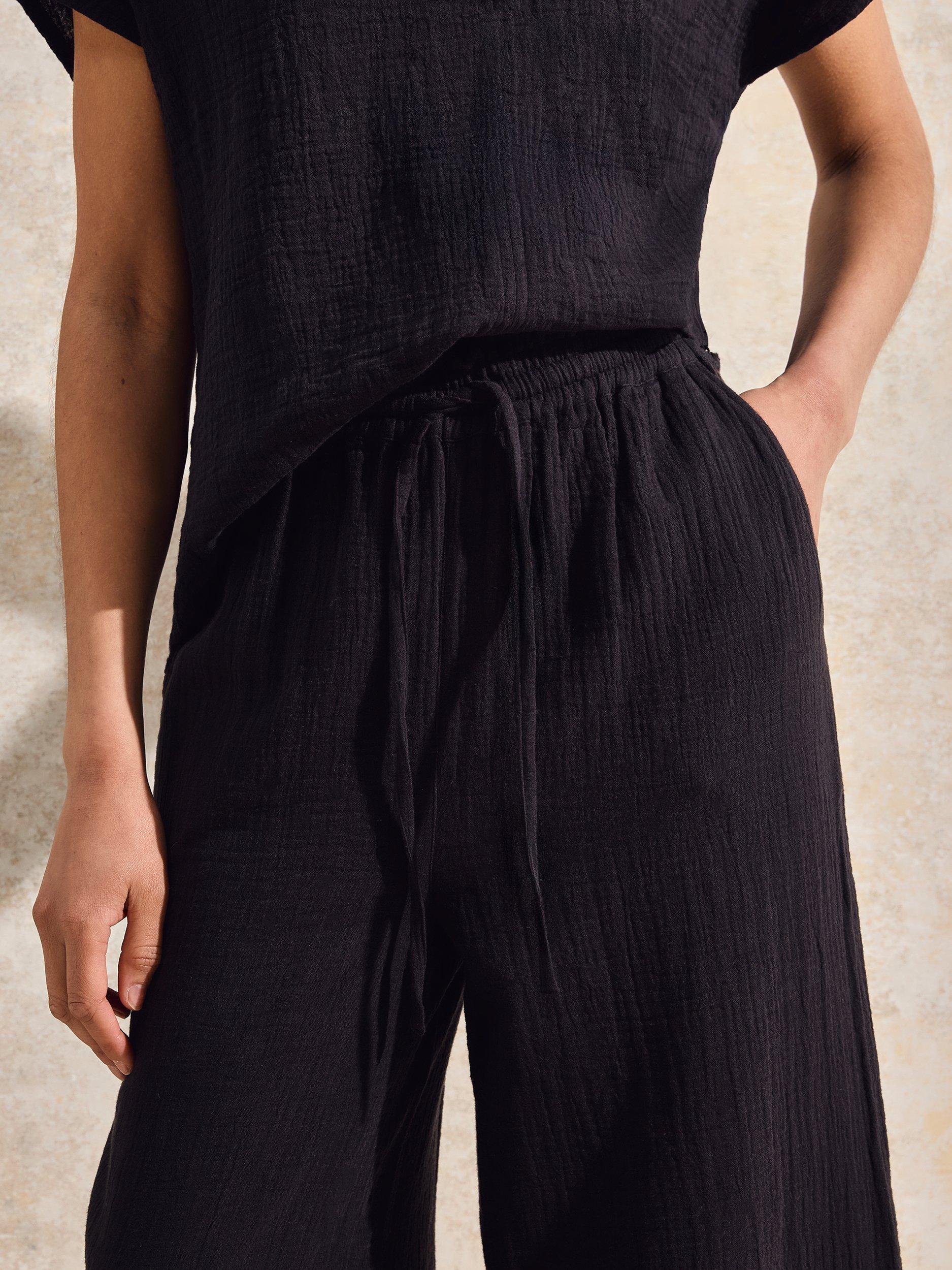 Product image 4 of 4, which shows Ro&Zo Petite Cotton Tailored Wide Leg Trousers, Black, 6Pt