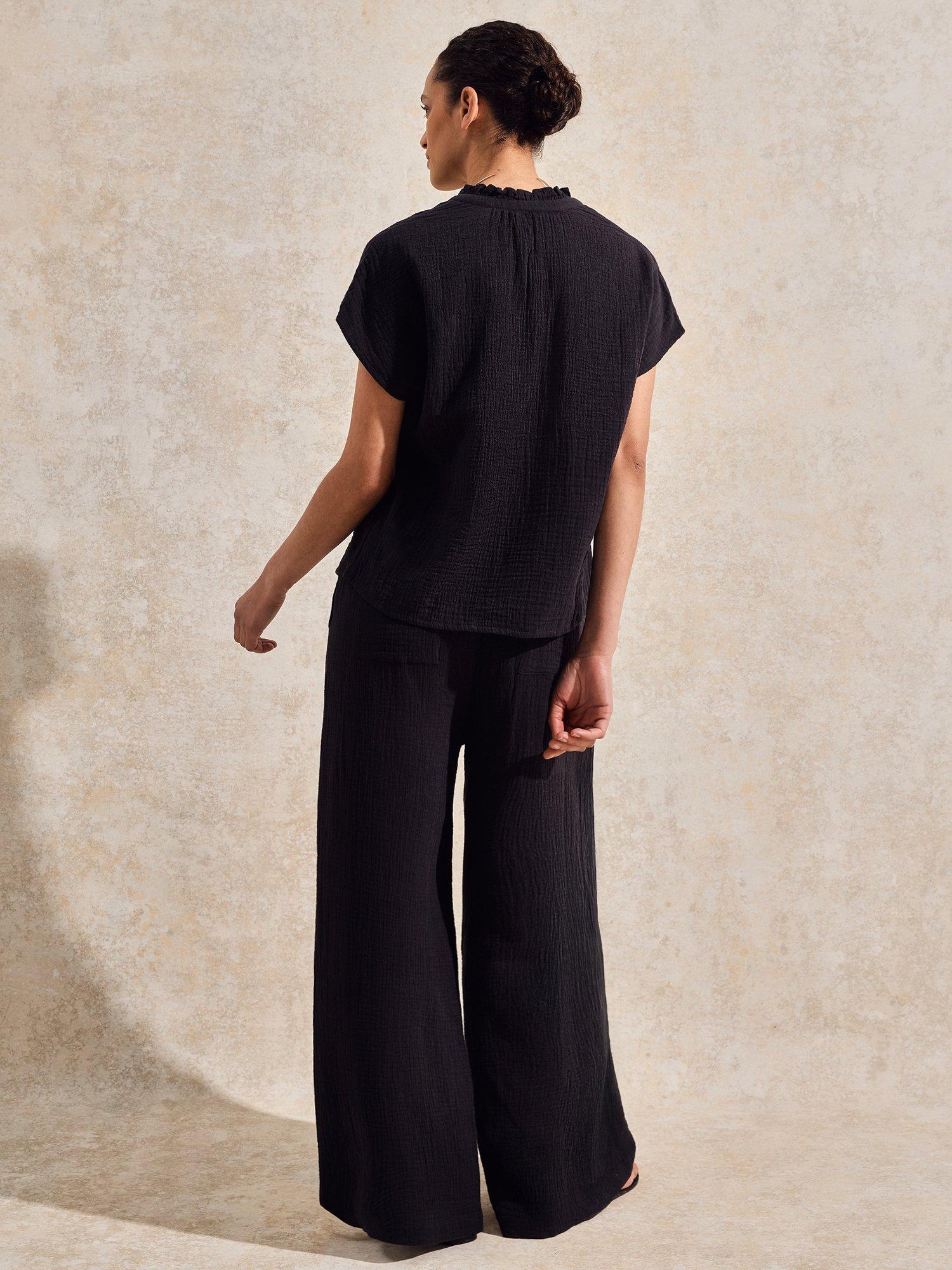 Product image 2 of 4, which shows Ro&Zo Petite Cotton Tailored Wide Leg Trousers, Black, 6Pt