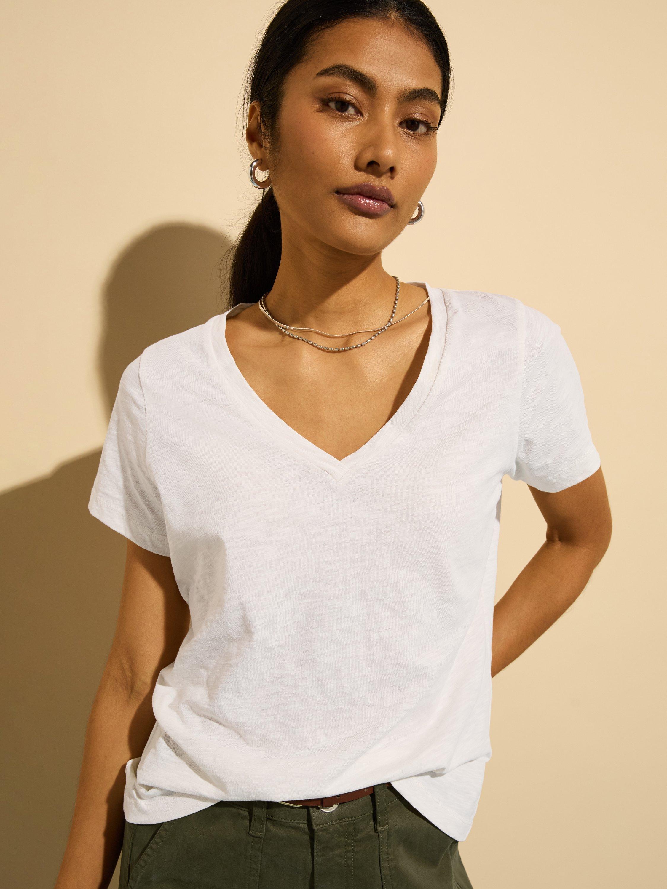 Product image 1 of 5, which shows Baukjen Hanorah V-Neck Cotton T-Shirt, Pure White, 6
