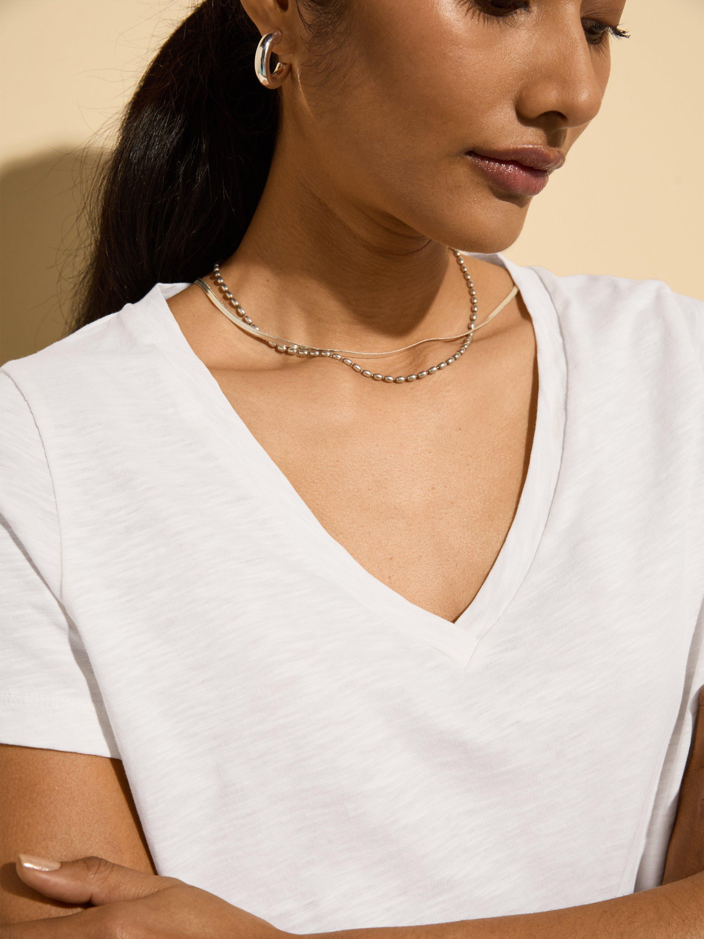Product image 2 of 5, which shows Baukjen Hanorah V-Neck Cotton T-Shirt, Pure White, 6