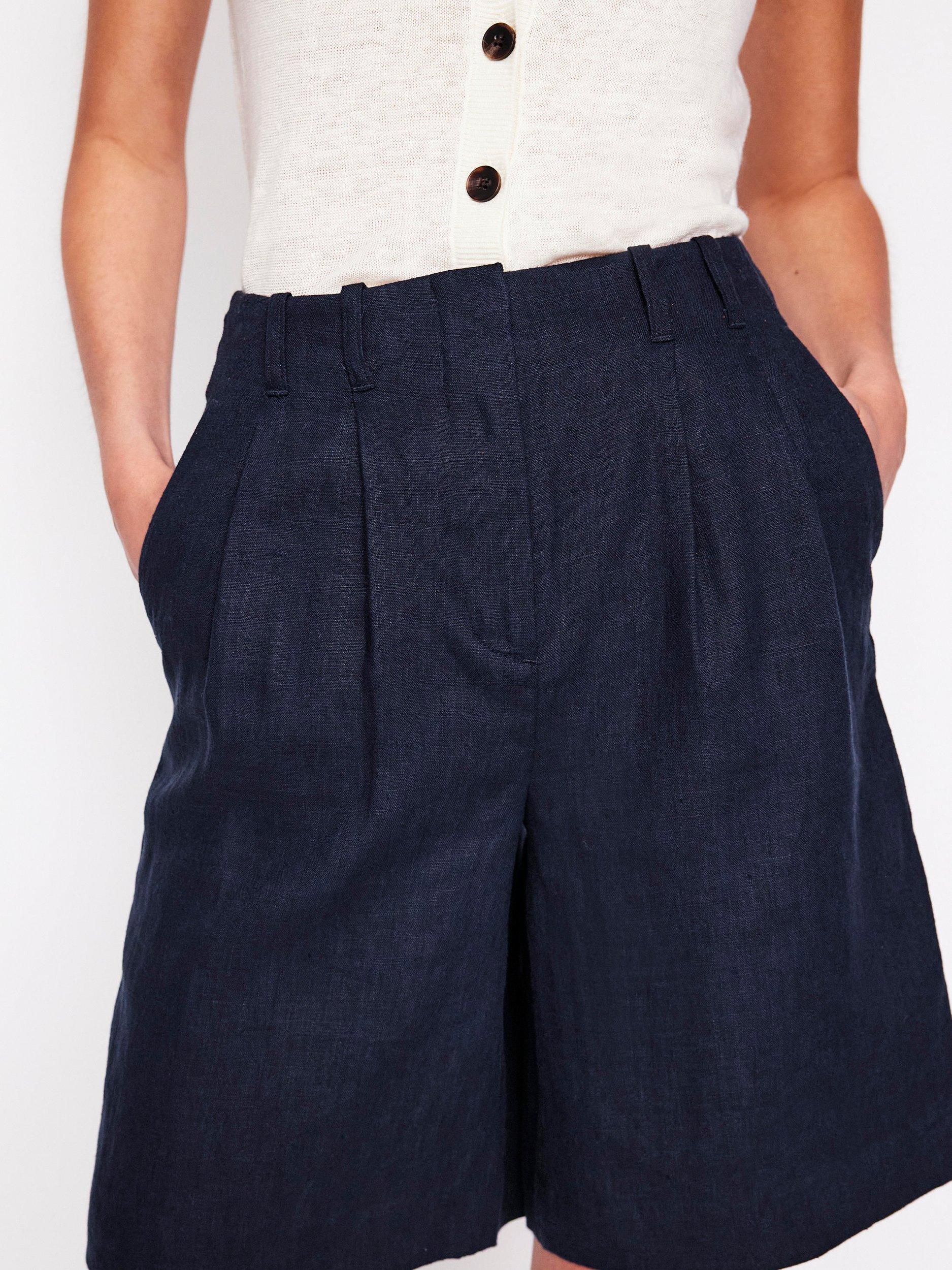 Product image 4 of 5, which shows Boden Pleat Wide Leg Pure Linen Shorts, Navy, 8