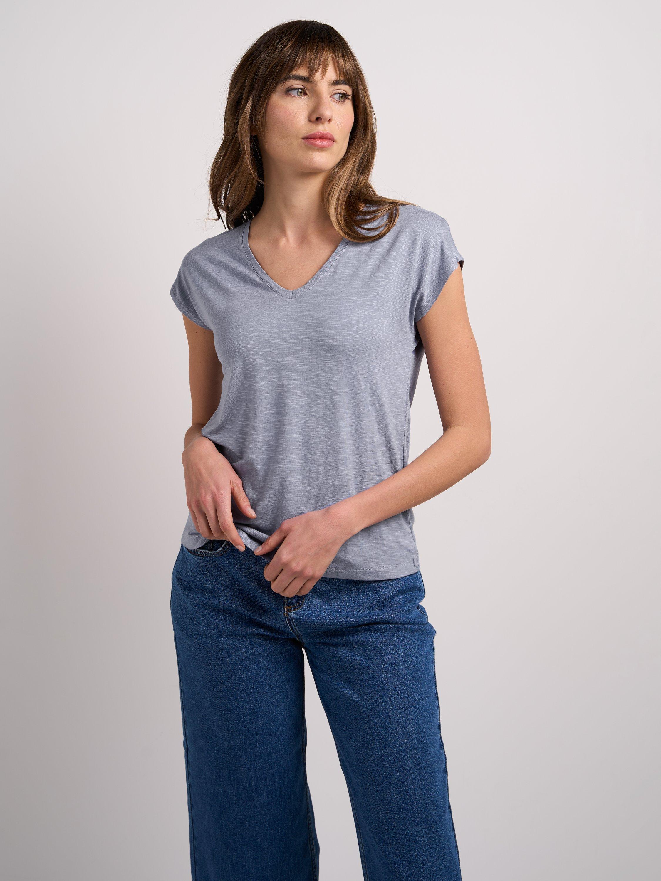 Product image 1 of 4, which shows Celtic & Co. Mara V-Neck T-Shirt, Grey Sky, 8