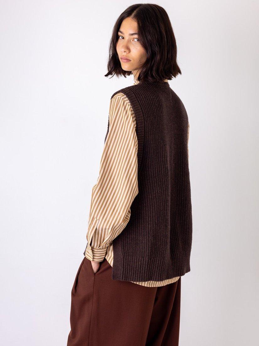 Product image 2 of 5, which shows VIVERE Isabel Rib Knit Tank Top, Burgundy, XS