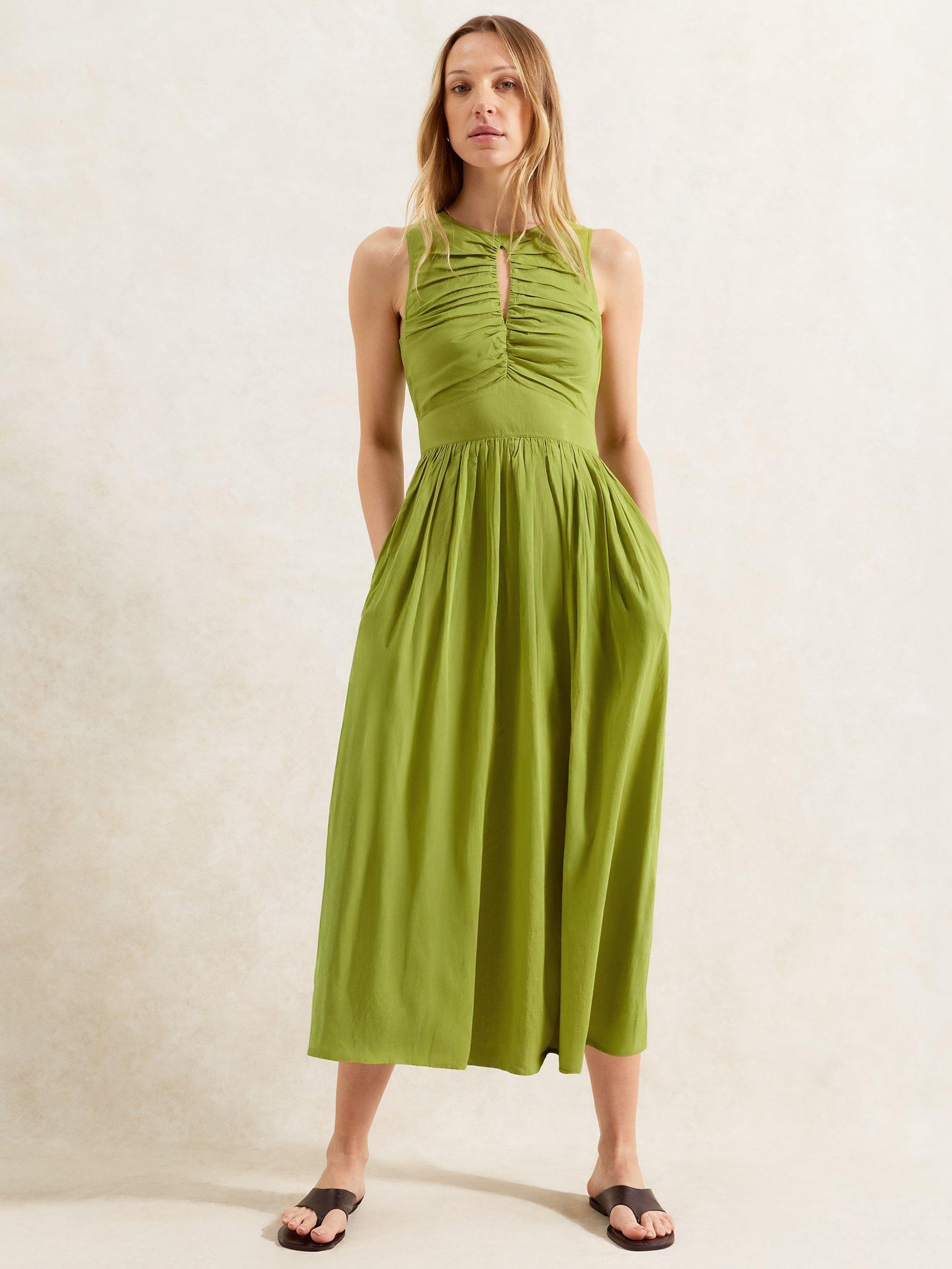 Product image 1 of 3, which shows Ro&Zo Petite Keyhole Detail Midi Dress, Green, 6Pt