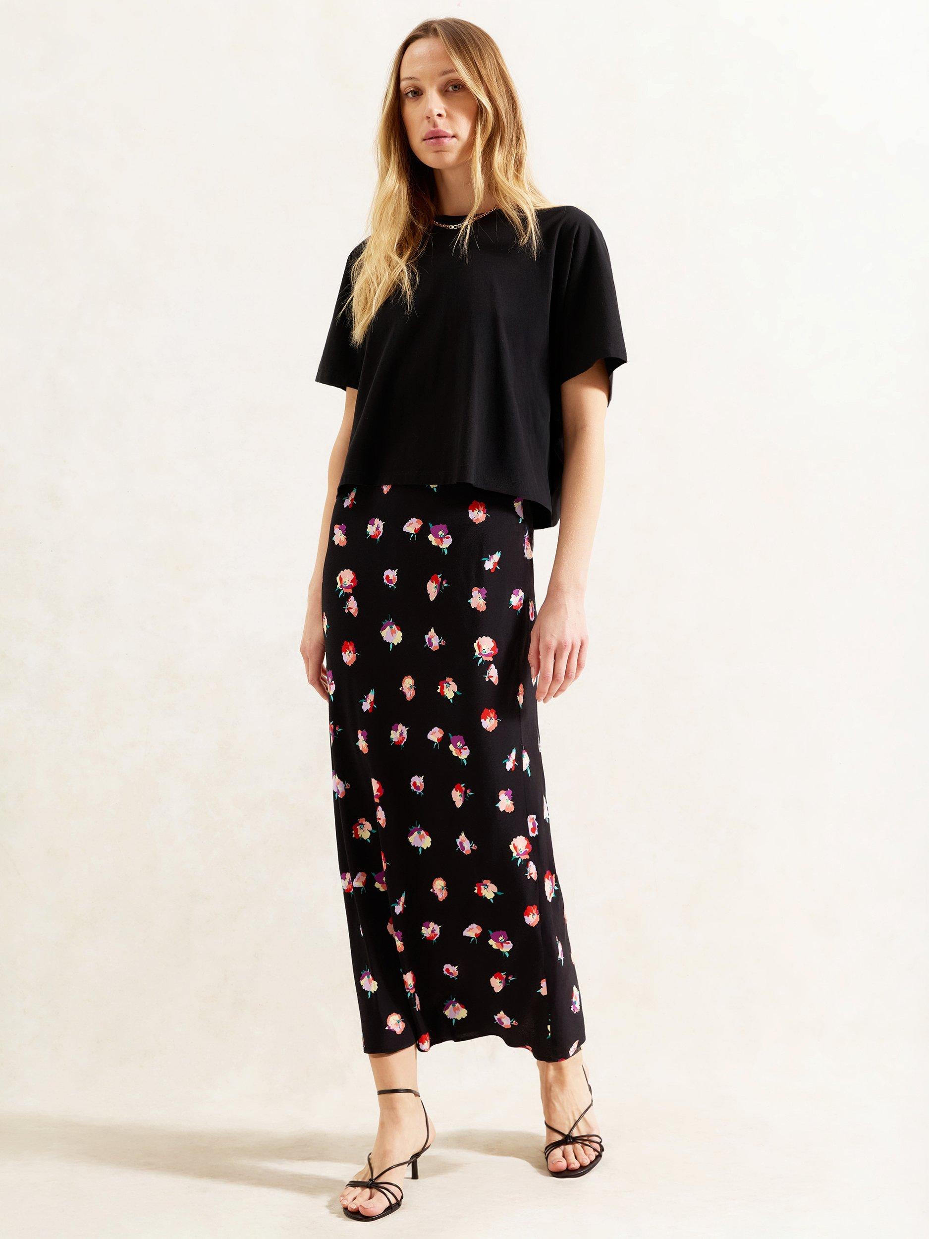Product image 2 of 4, which shows Ro&Zo Petite Multi Pansy Print Skirt, Black, 6Pt