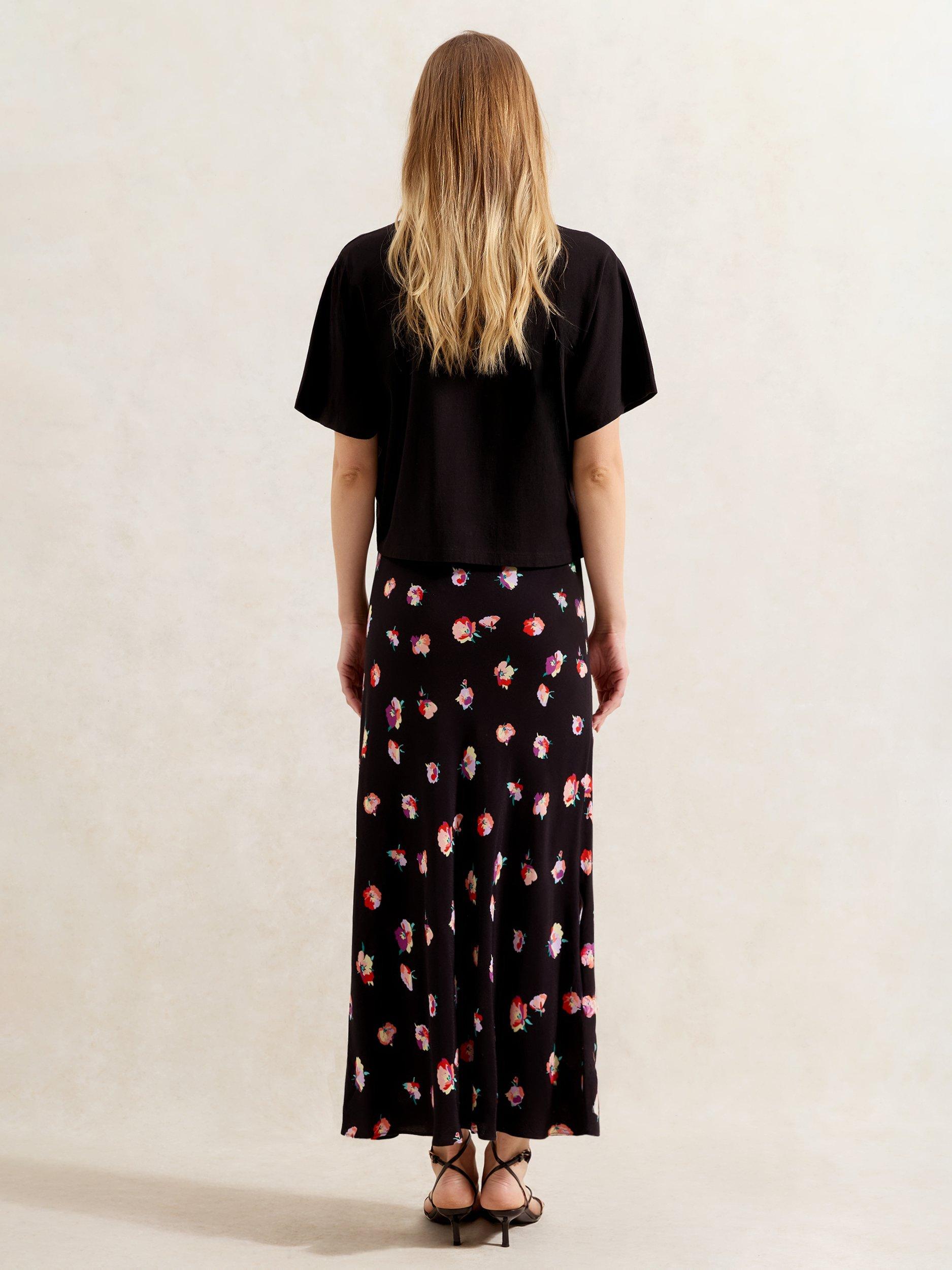 Product image 3 of 4, which shows Ro&Zo Petite Multi Pansy Print Skirt, Black, 6Pt