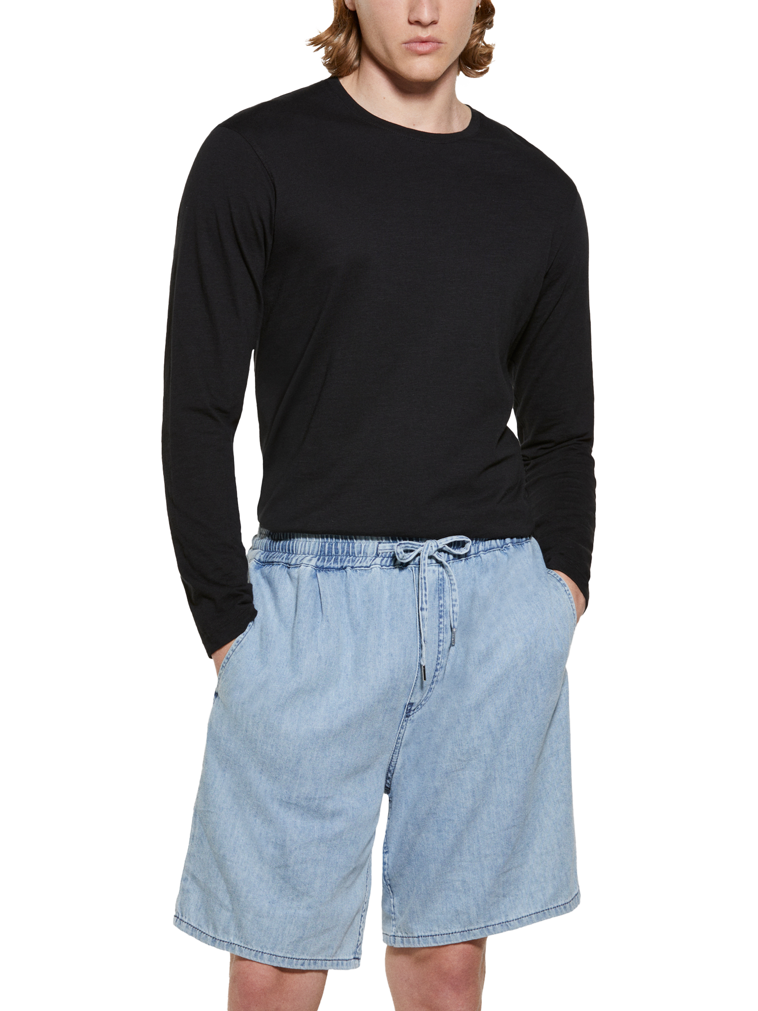 Product image 1 of 5, which shows SISLEY Slim Fit T-Shirt, Black, S