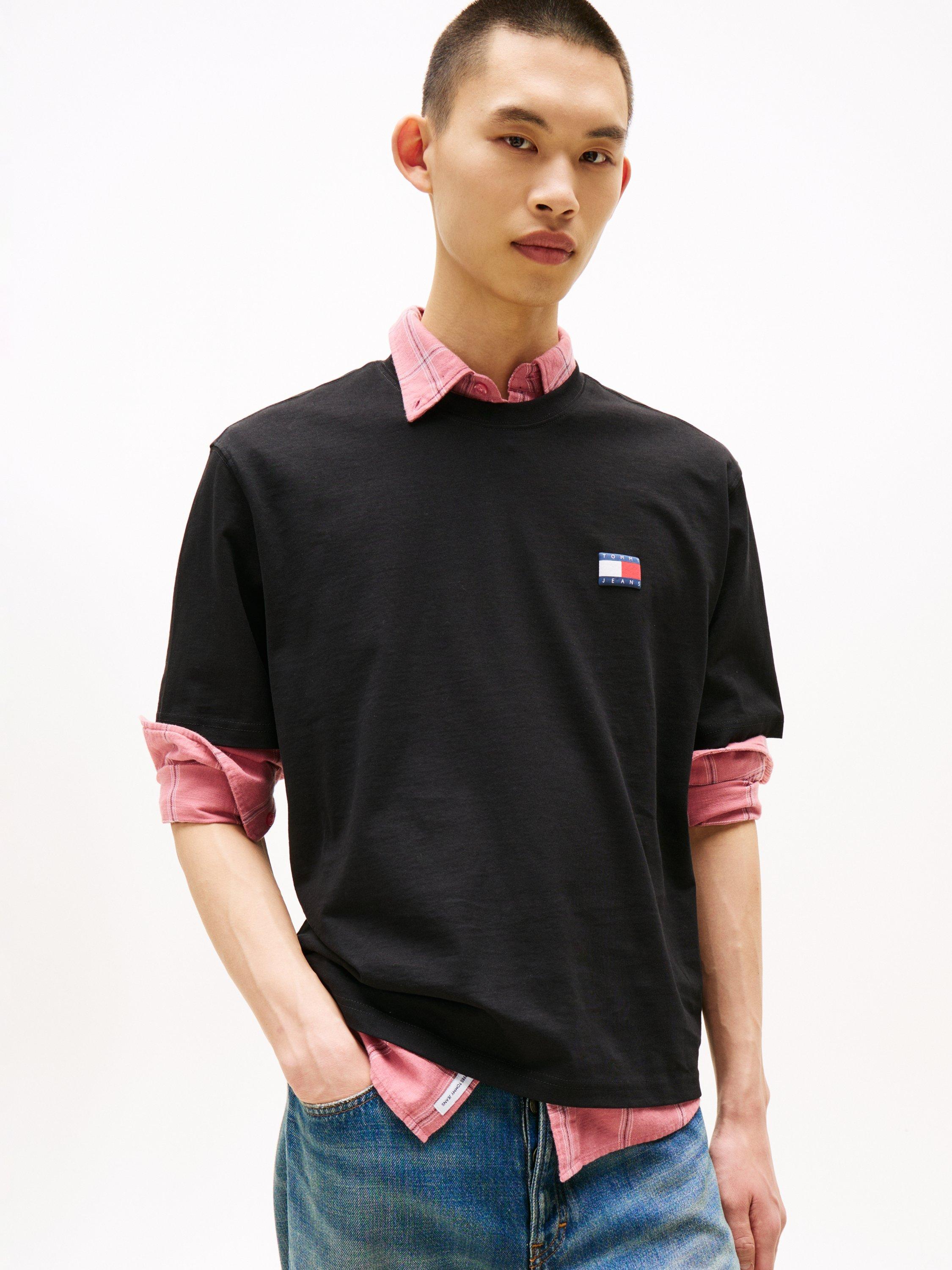Product image 1 of 5, which shows Tommy Jeans Cotton Regular Fit Short Sleeve Archive Logo T-Shirt, Black, XS