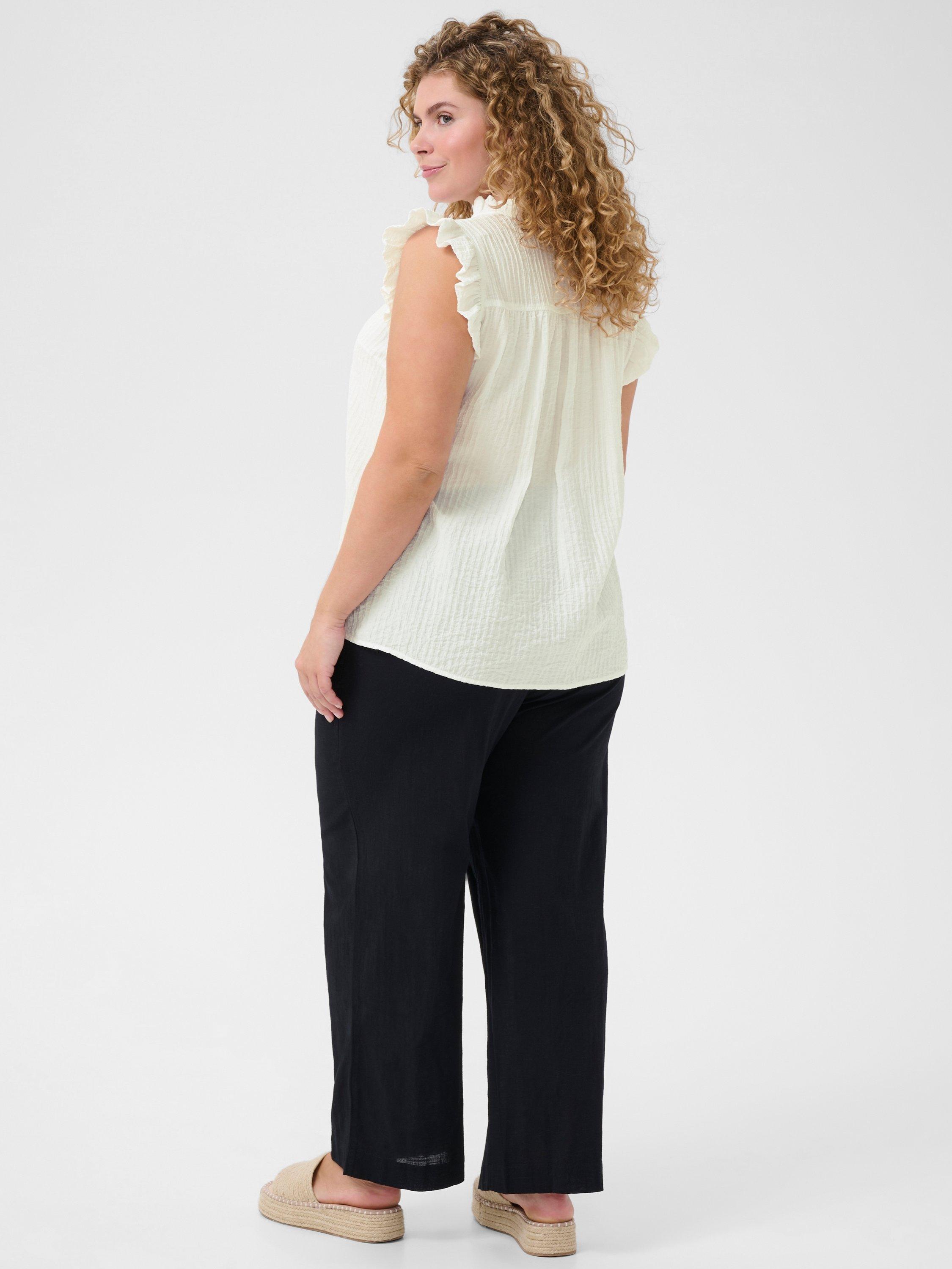 Product image 2 of 6, which shows KAFFE Curve Clyana Blouse, Chalk, 18