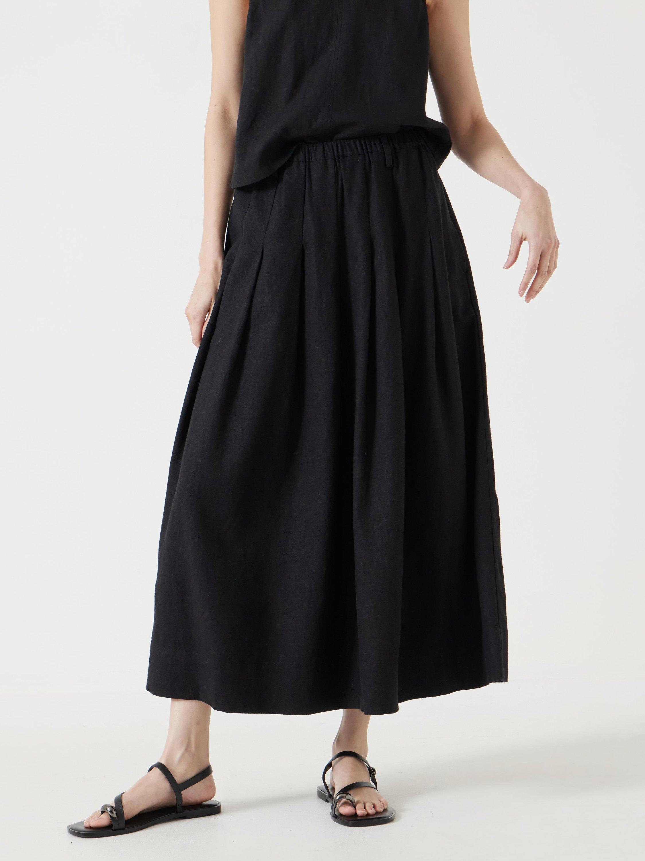 Product image 2 of 5, which shows HUSH Ivy Linen Blend Pleated Skirt, Washed Black, 4