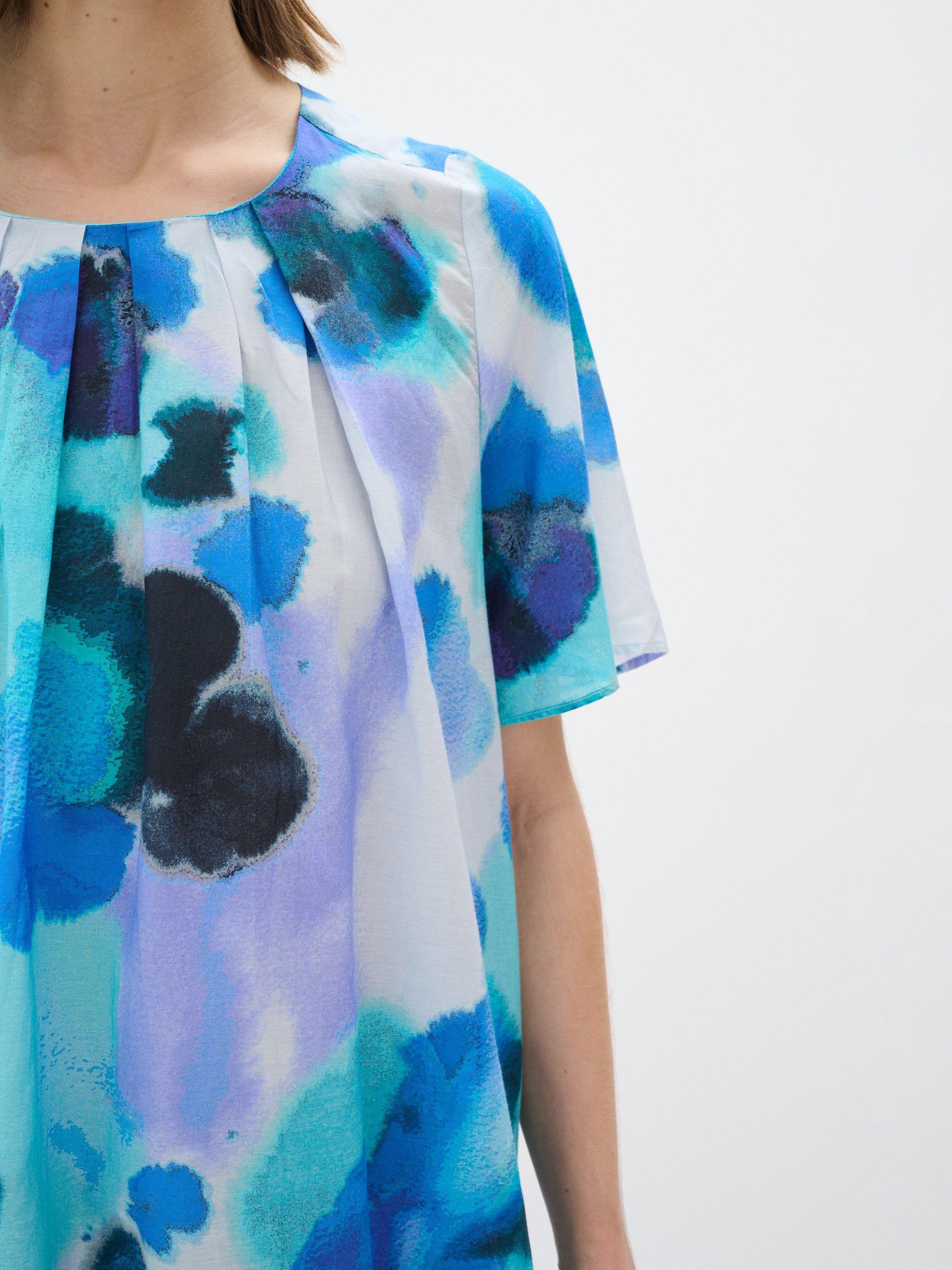 Product image 4 of 6, which shows InWear Freyah Watercolour Top, Blue/Multi, 8