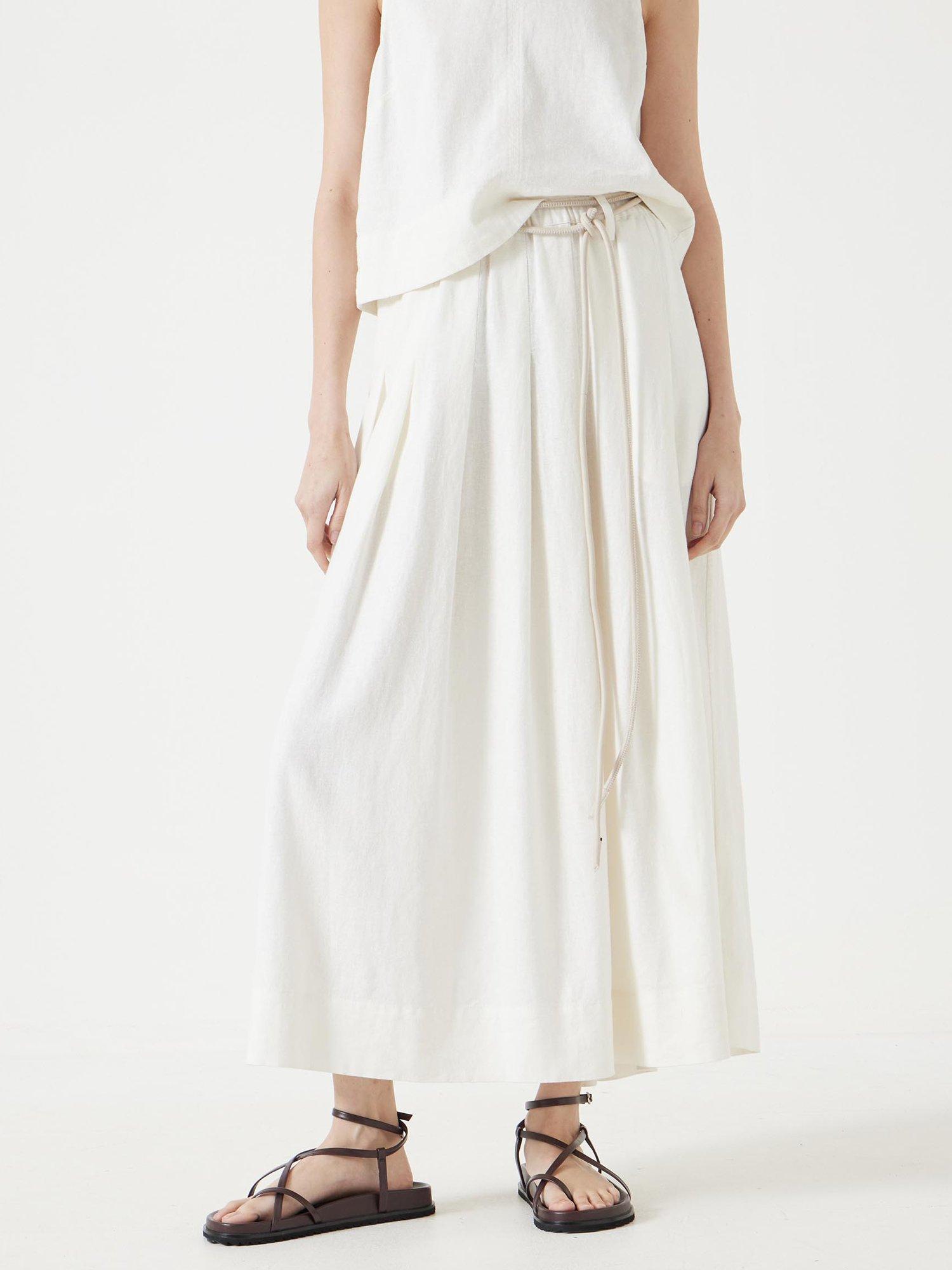 Product image 2 of 5, which shows HUSH Ivy Linen Blend Pleated Midi Skirt, White, 12