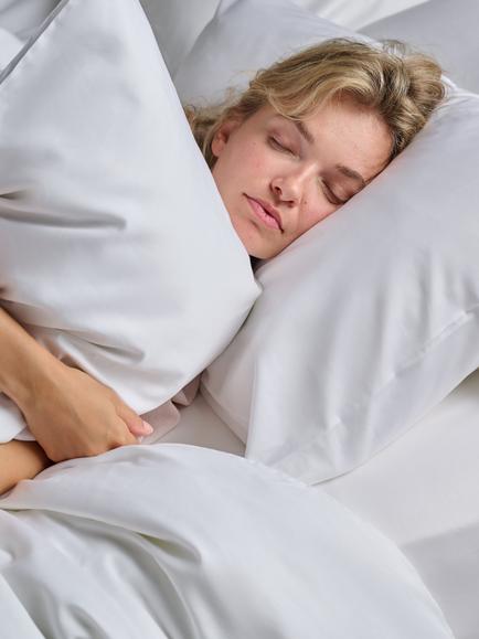 Bedfolk Luxe Cotton Standard Fitted Sheets - view 2, Snow
