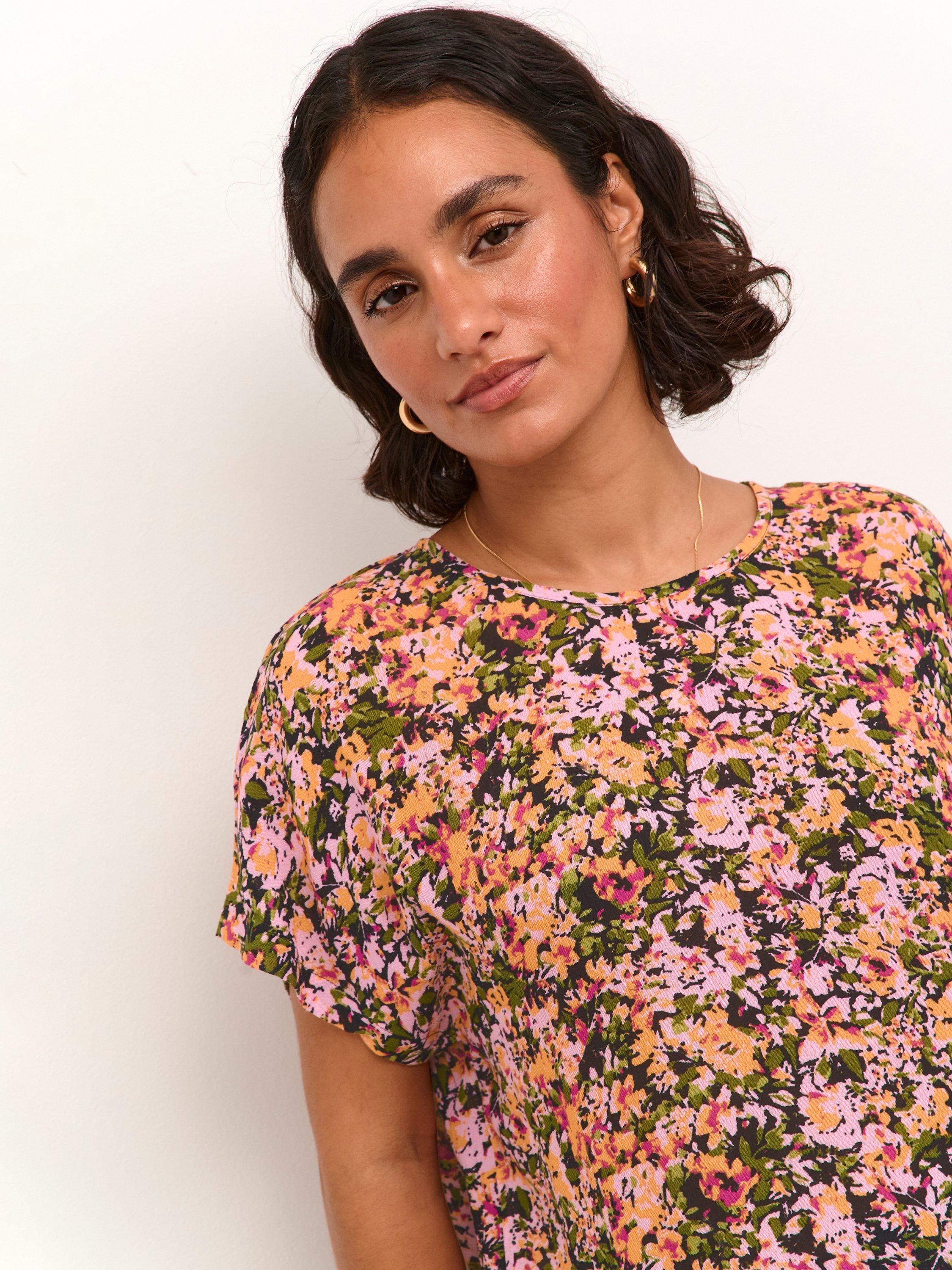 Product image 4 of 6, which shows KAFFE Amber Floral Batwing Top, Multi, 8
