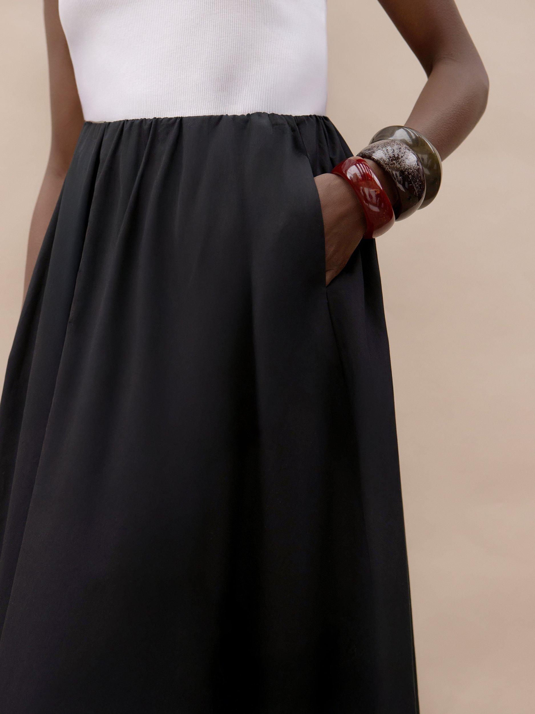 Product image 5 of 6, which shows Ro&Zo Cotton Poplin Maxi Skirt, Black, 6