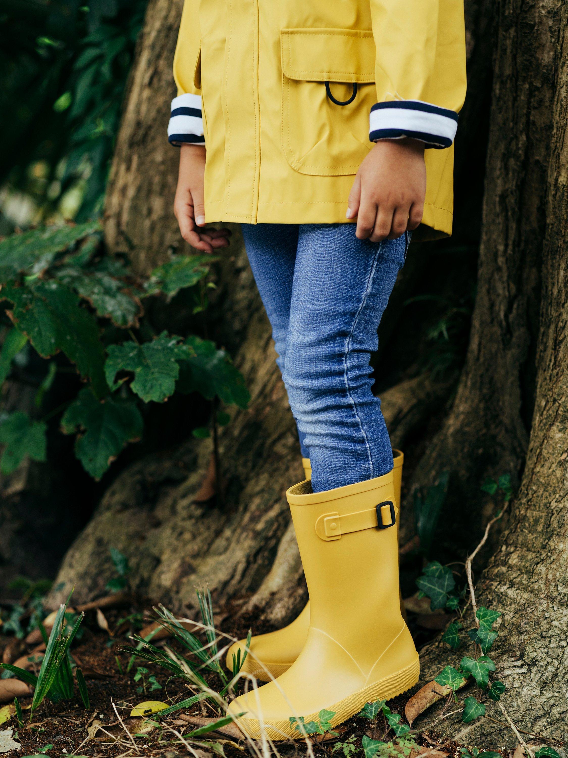 Product image 5 of 11, which shows IGOR Kids' Splash Euri Waterproof Lined Wellington Boots, Yellow, EU22