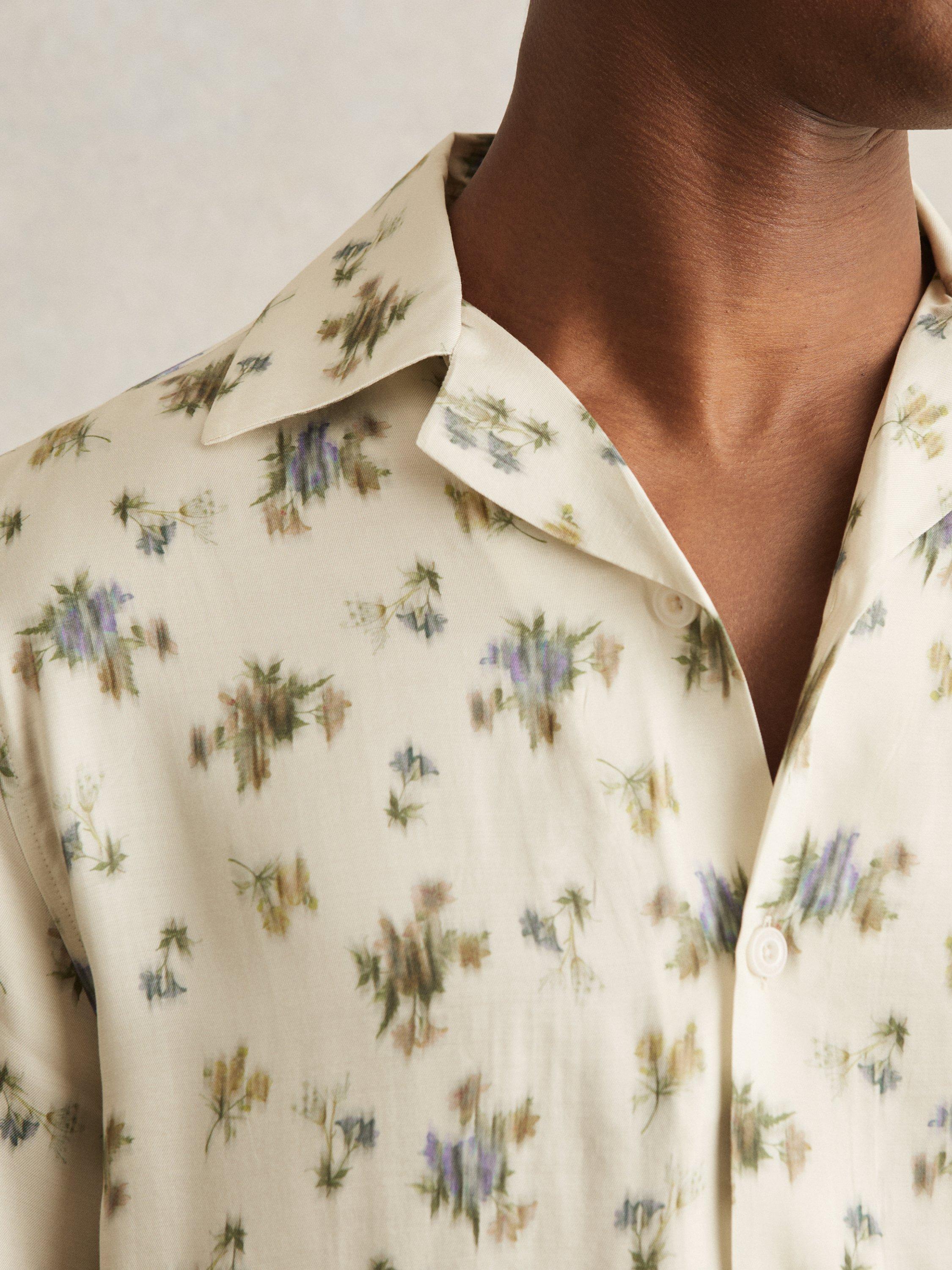 Product image 4 of 5, which shows Reiss Fade Floral Print Shirt, White/Multi, XS