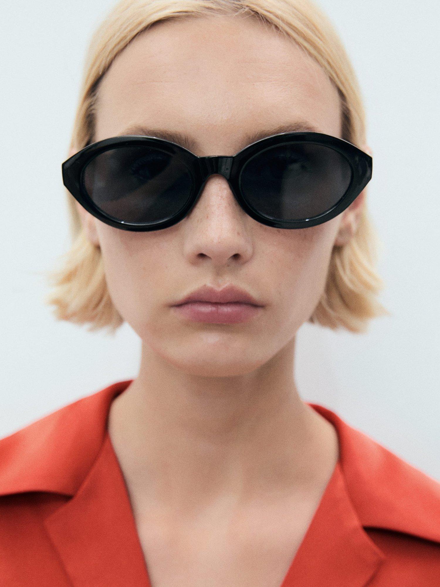 Product image 6 of 9, which shows Mango Sassa Fluid Short Sleeve Shirt, Red, 6