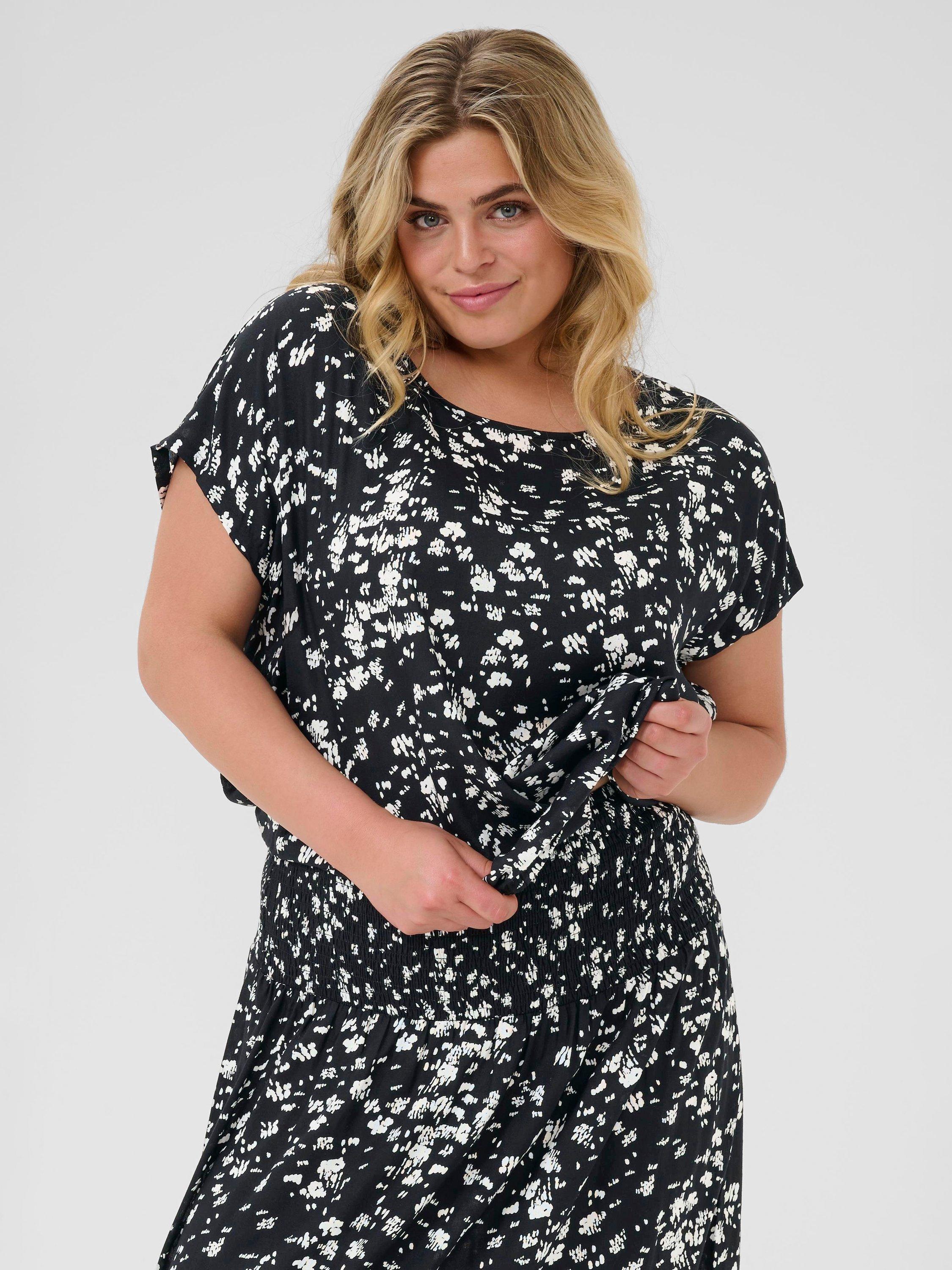 Product image 1 of 6, which shows KAFFE Curve KCbella Floral Stanley Short Sleeve Blouse, Black, 20