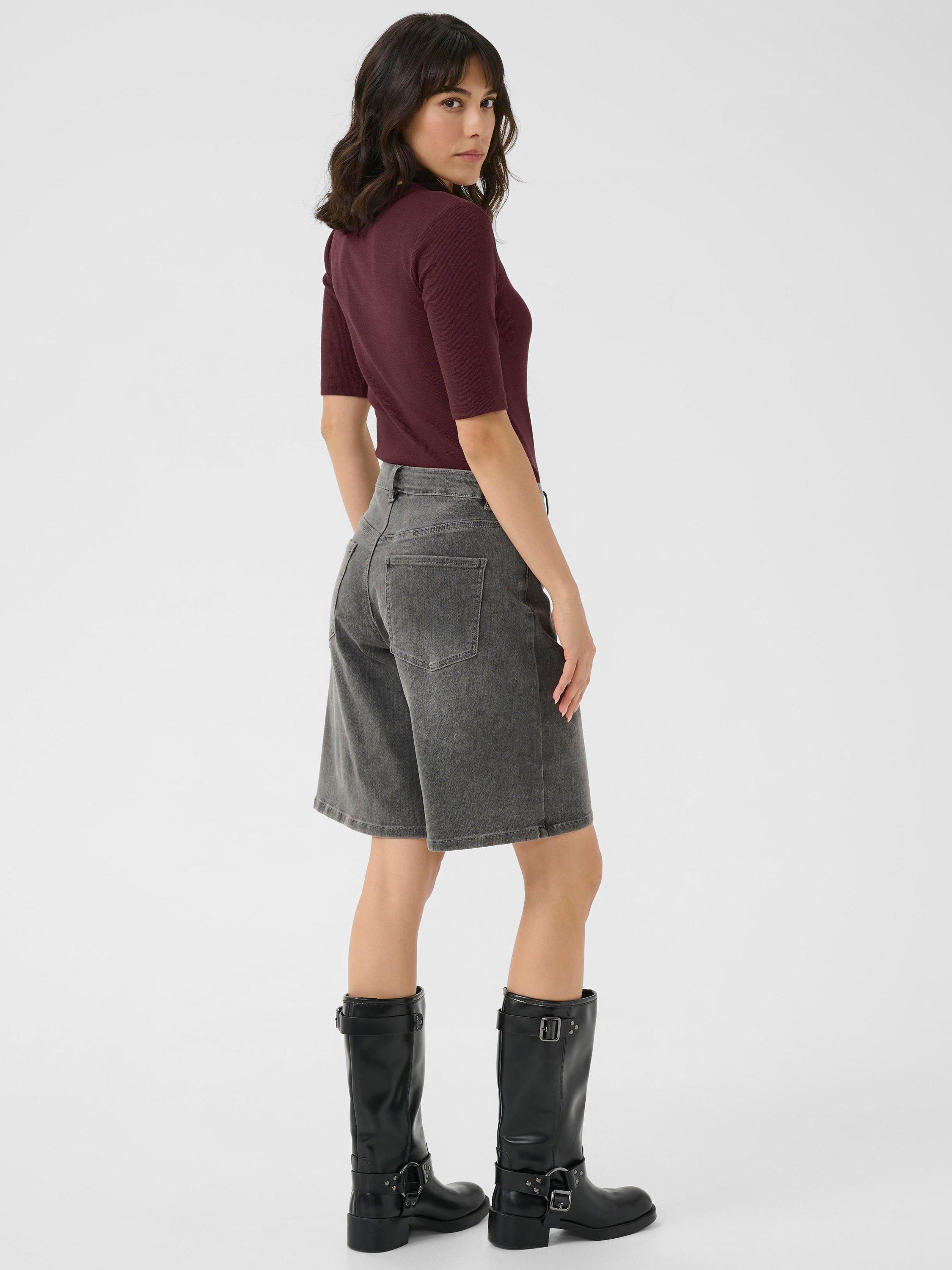 Product image 2 of 6, which shows KAFFE Carna Round Neck T-Shirt, Mid Red, XS