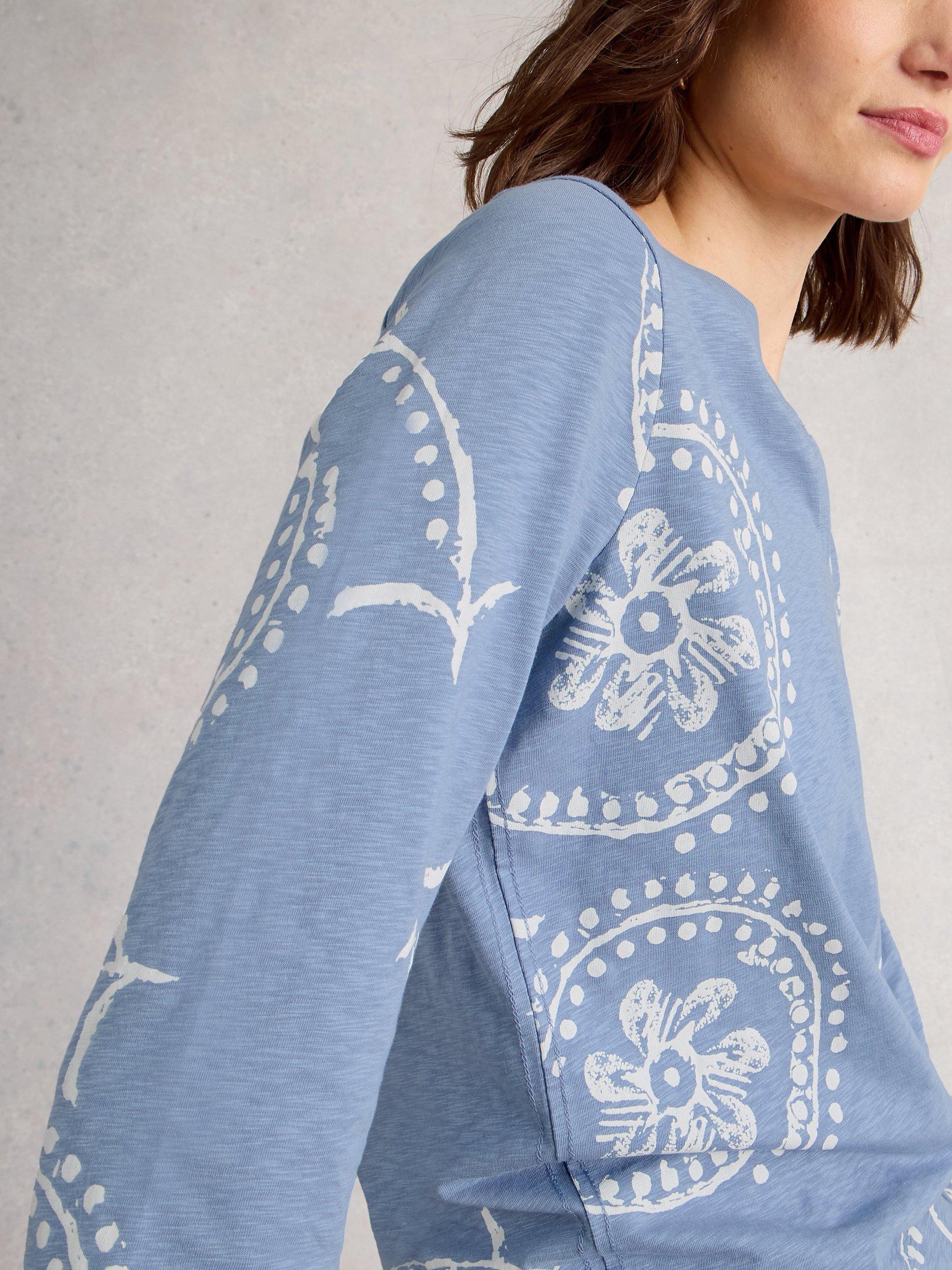 Product image 4 of 6, which shows White Stuff Nelly Contrast Print Cotton T-Shirt, Blue, 8