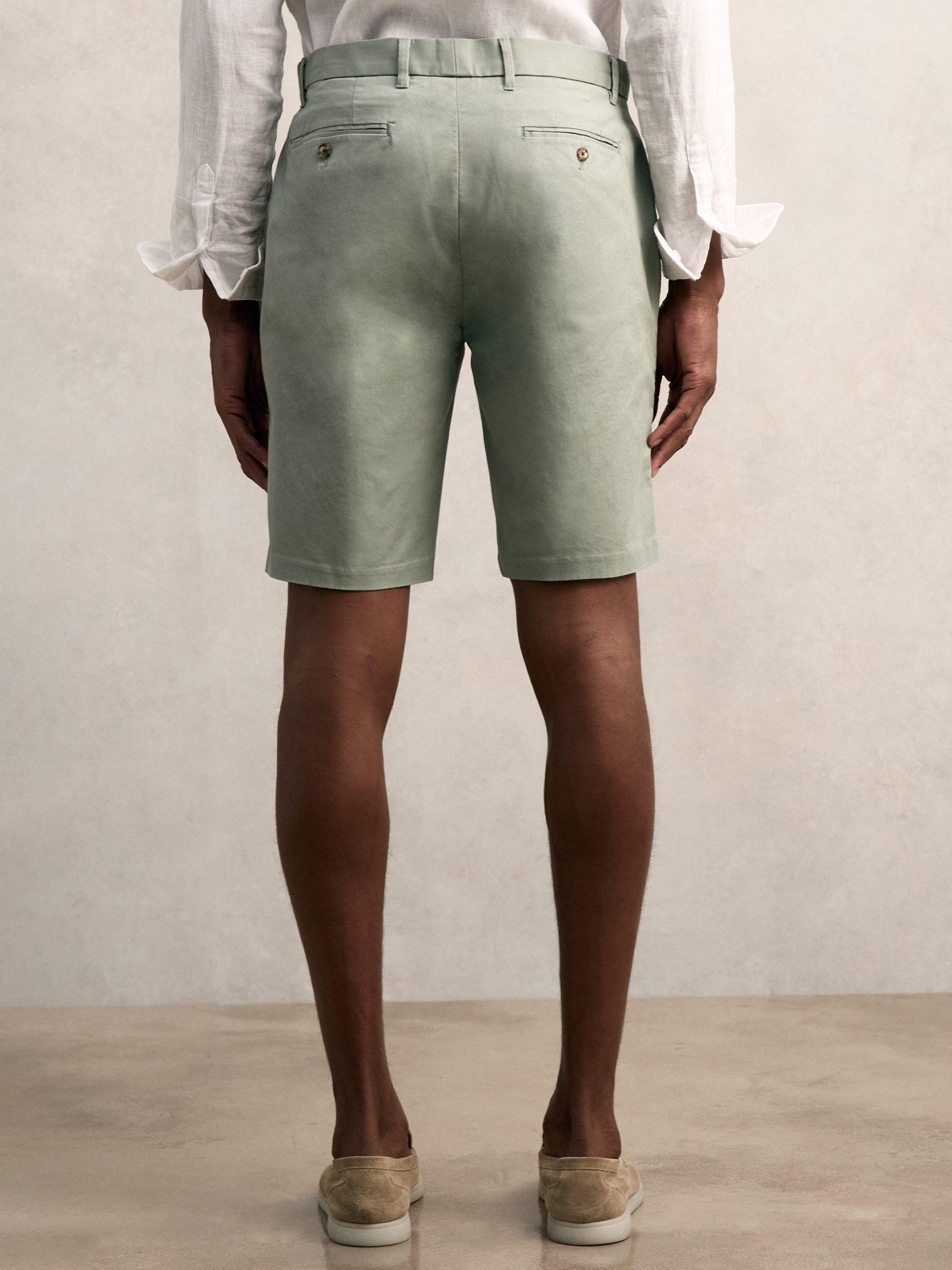 Product image 3 of 6, which shows Reiss Wicket Cotton Blend Chino Shorts, Pistachio, 28R