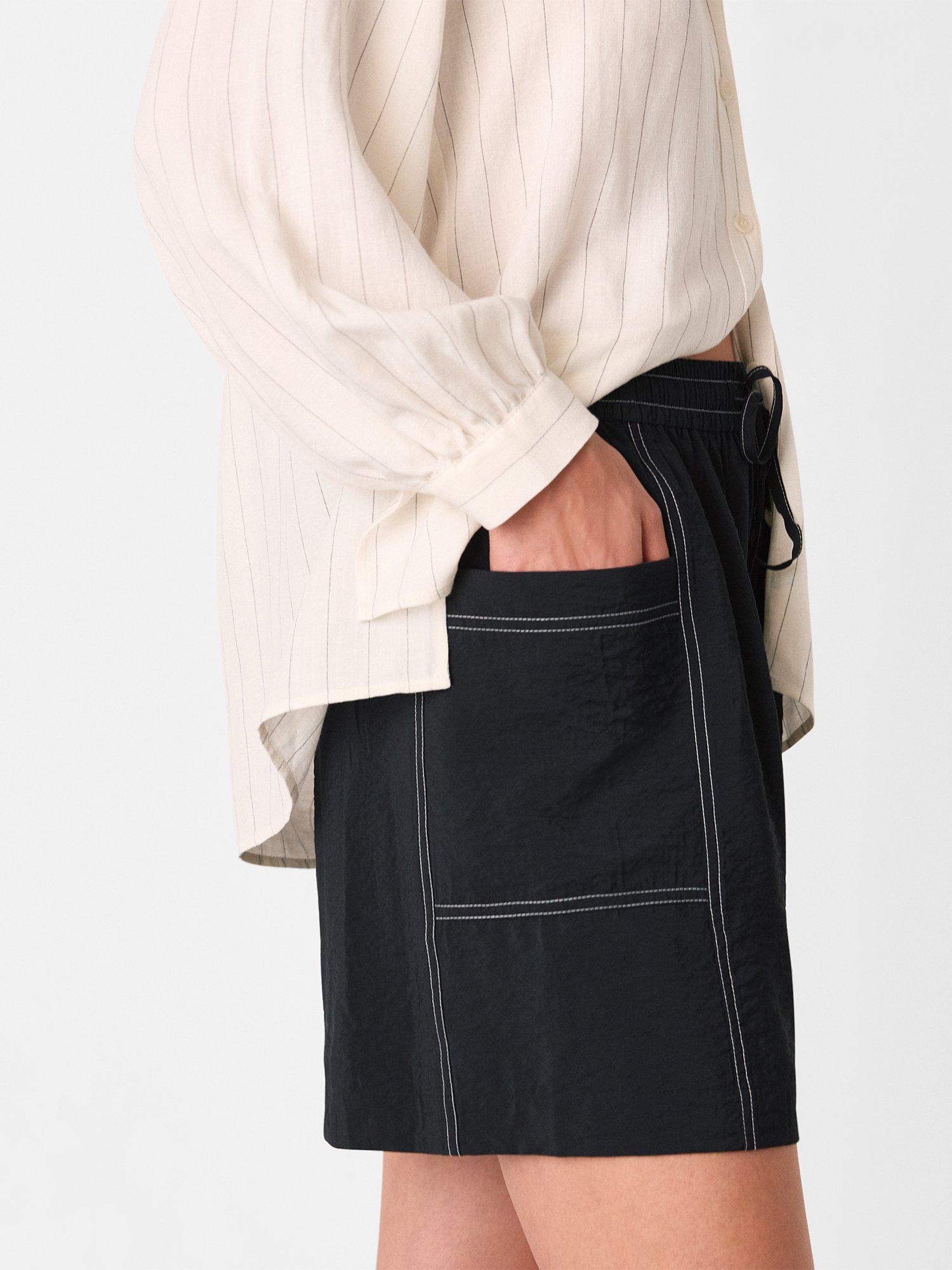 Product image 4 of 5, which shows Whistles Contrast Stitch Pull On Shorts, Black/Multi, 6