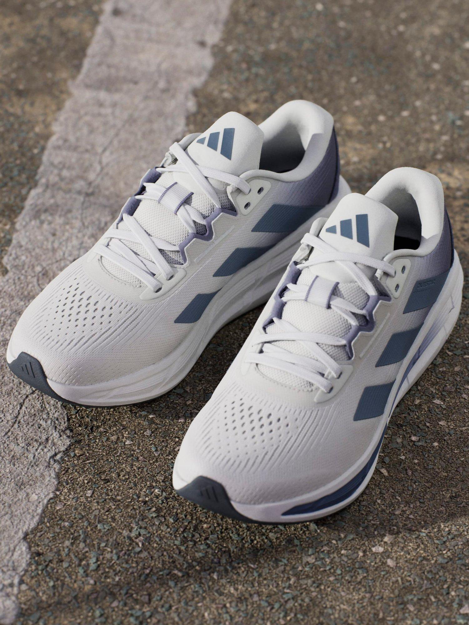 Product image 9 of 10, which shows adidas Men's Questar 3 Running Shoes, Onix, 7