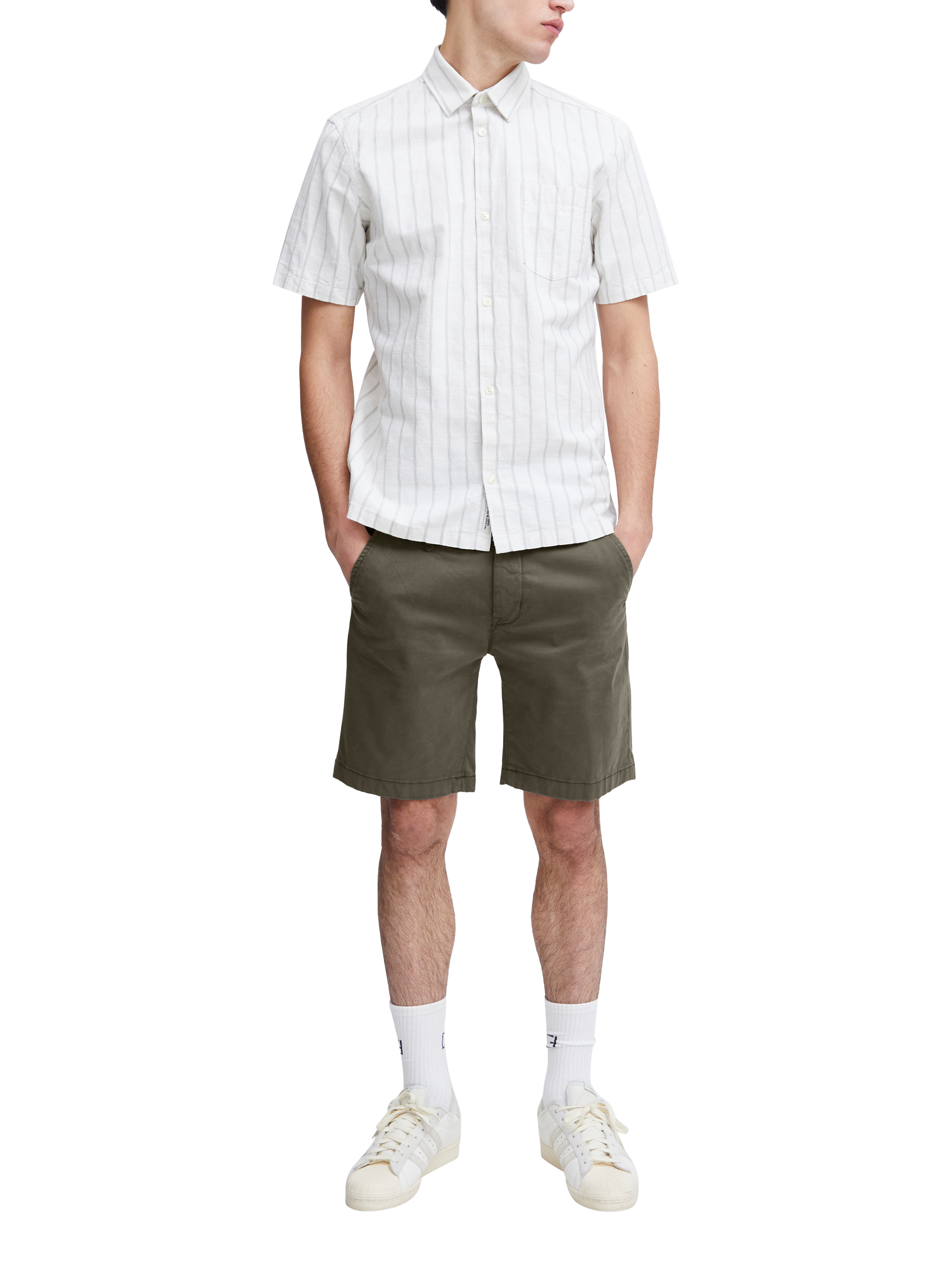 Product image 3 of 7, which shows Casual Friday Allan Chino Shorts, Mid Green, S
