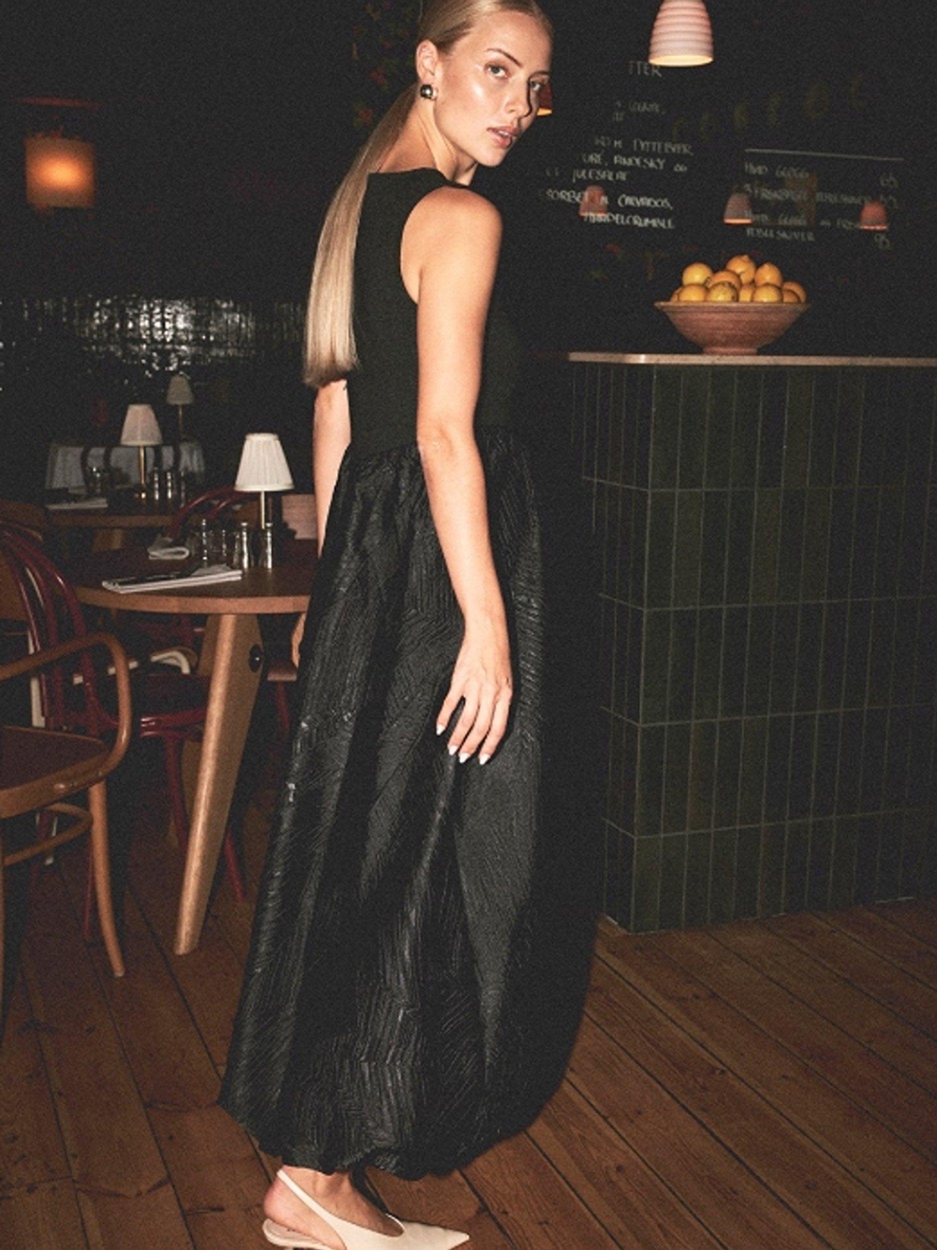 Product image 4 of 8, which shows YAS Viro Midi Jacquard Dress, Black, 10