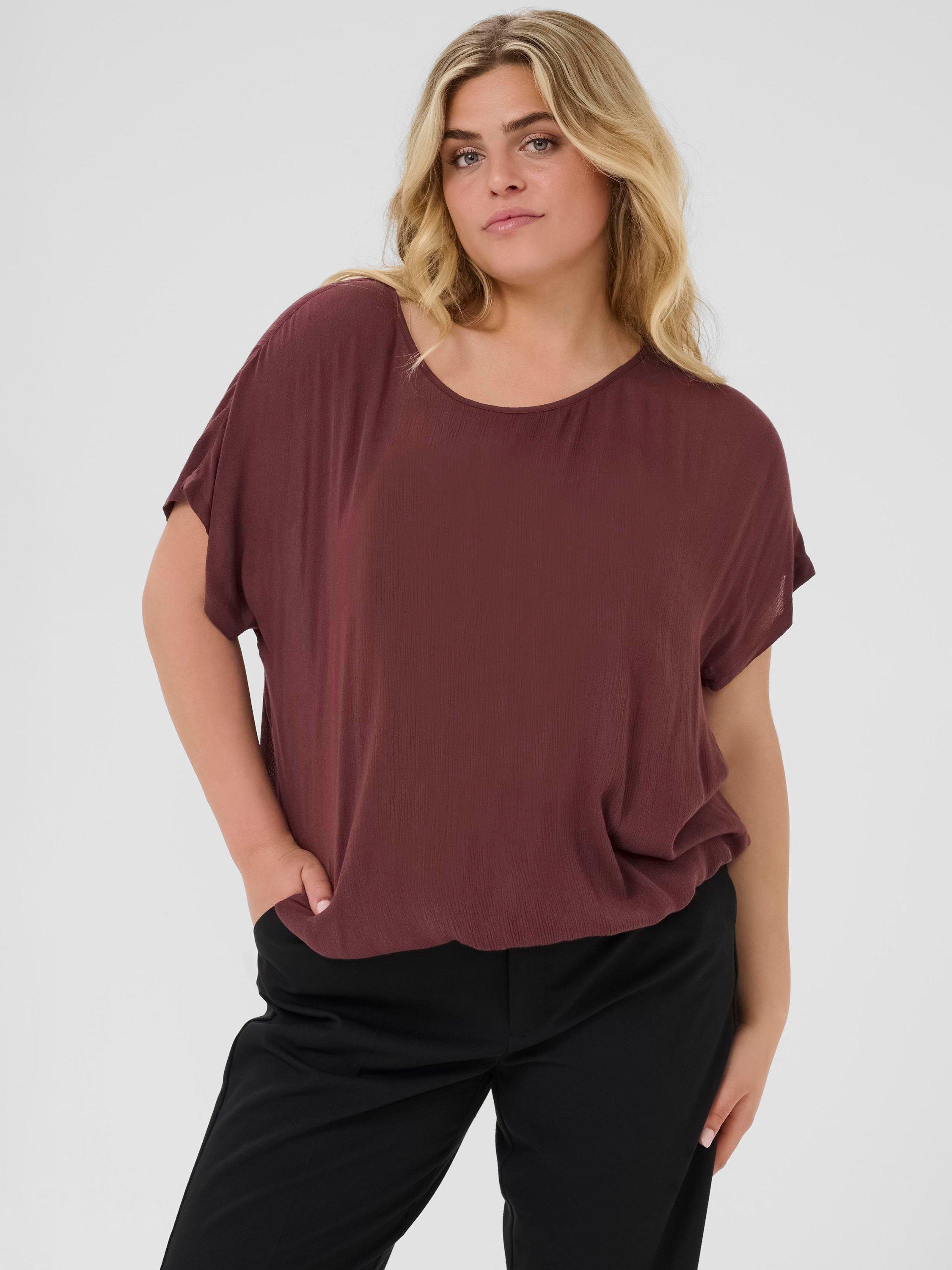 Product image 1 of 6, which shows KAFFE Ami Stanley T-Shirt, Fudge, 18