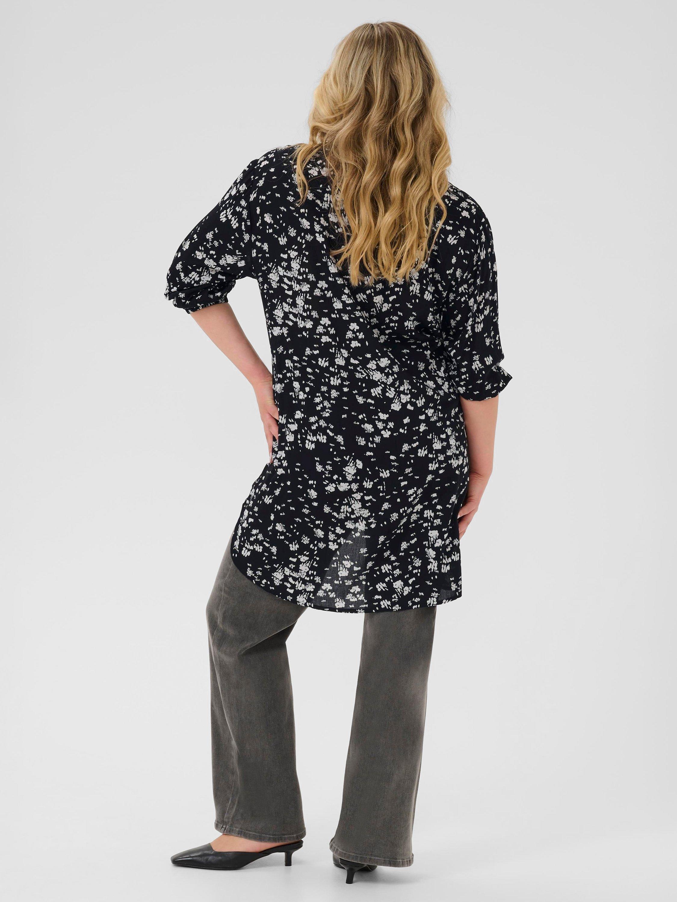 Product image 2 of 6, which shows KAFFE Curve Sonna Abstract Shirt, Black/Chalk, 22