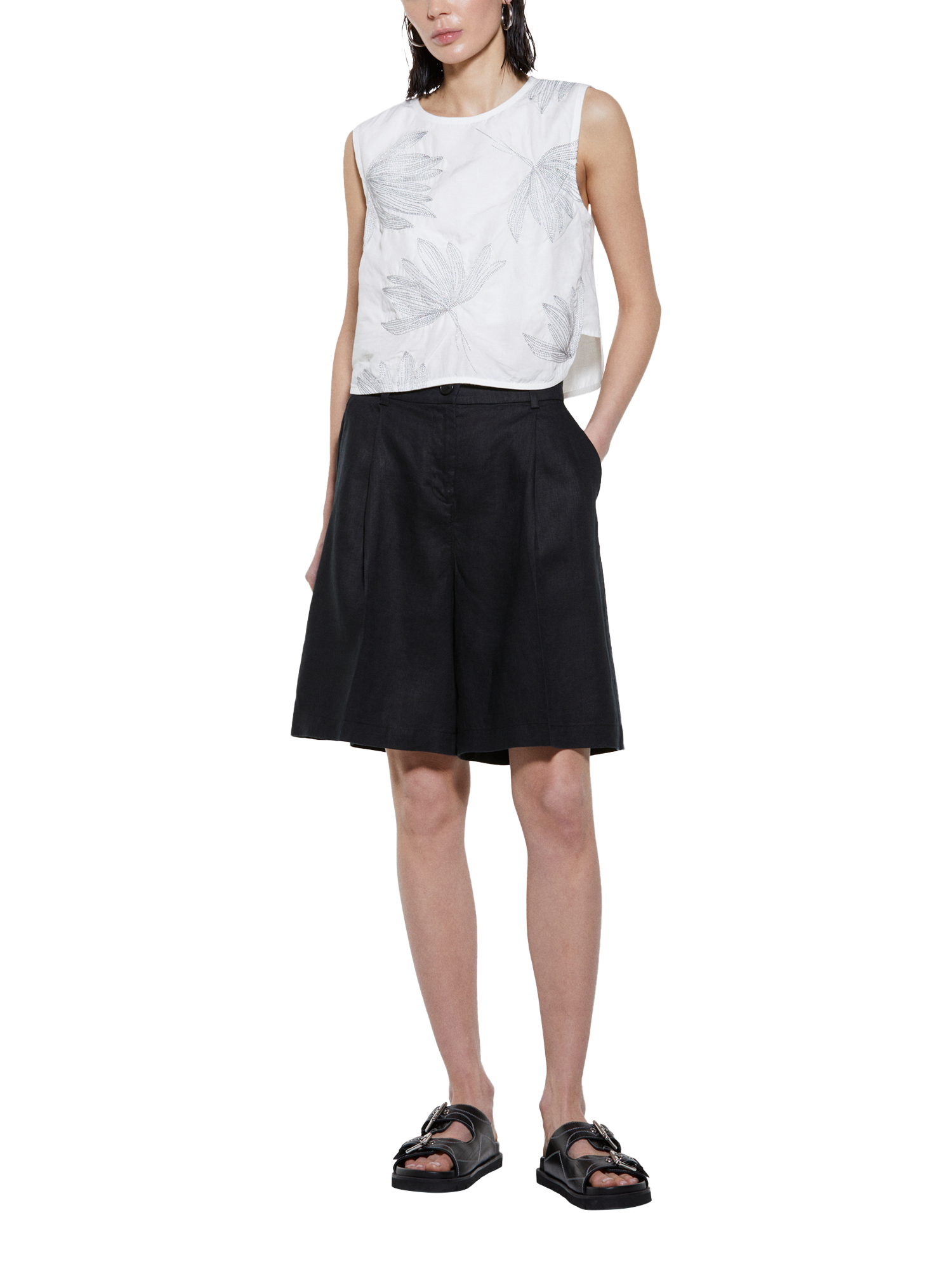 Product image 3 of 5, which shows SISLEY Bermuda Tailored Linen Shorts, Black, 8
