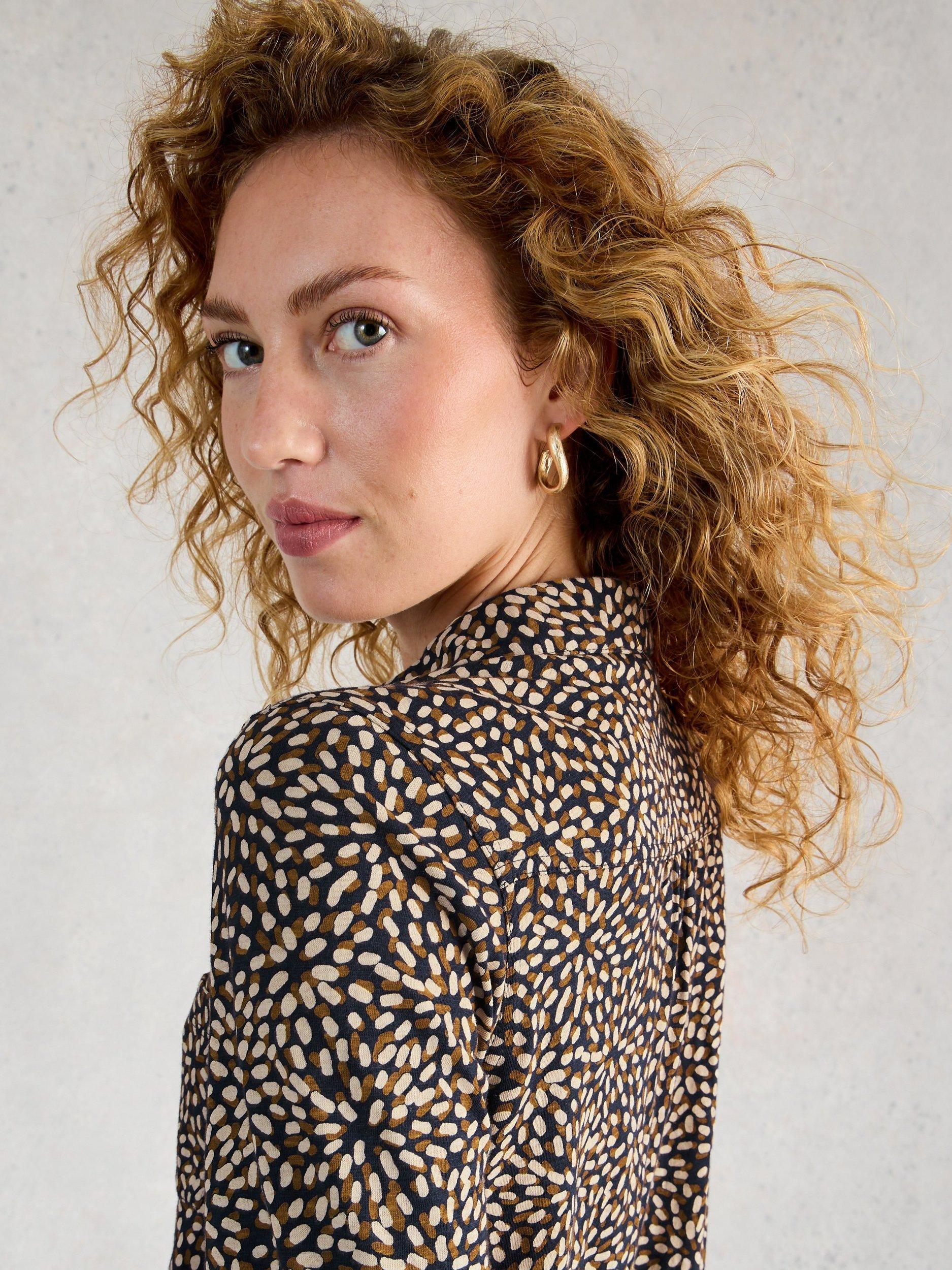 Product image 3 of 6, which shows White Stuff Annie Floral Longline Shirt, Navy, 8