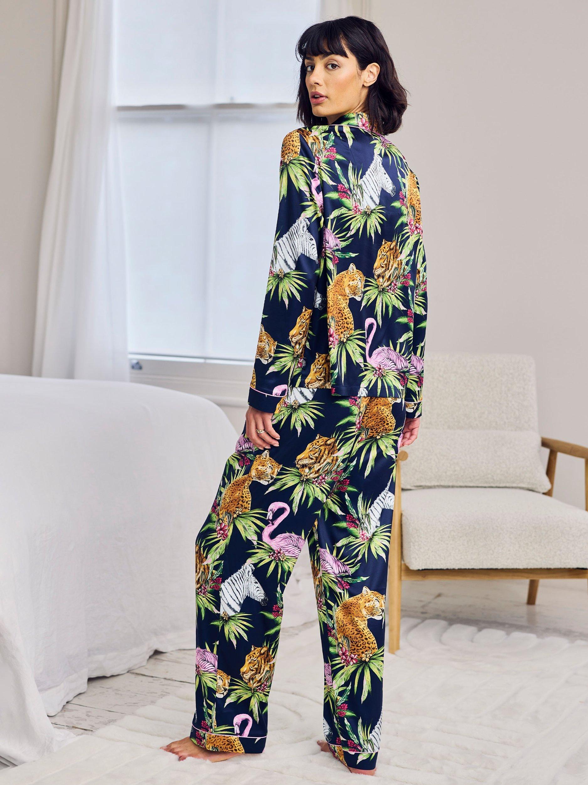 Product image 4 of 5, which shows Chelsea Peers Jungle Satin Button Through Long Pyjama Set, Navy, 8