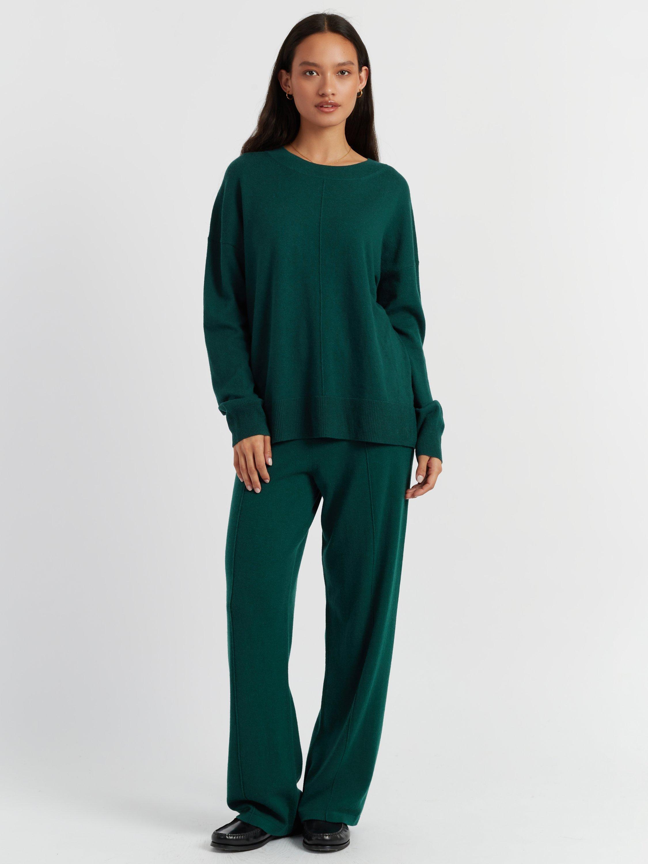 Product image 1 of 4, which shows Chinti & Parker Basics Cashmere Slouchy Jumper, Emerald, XS