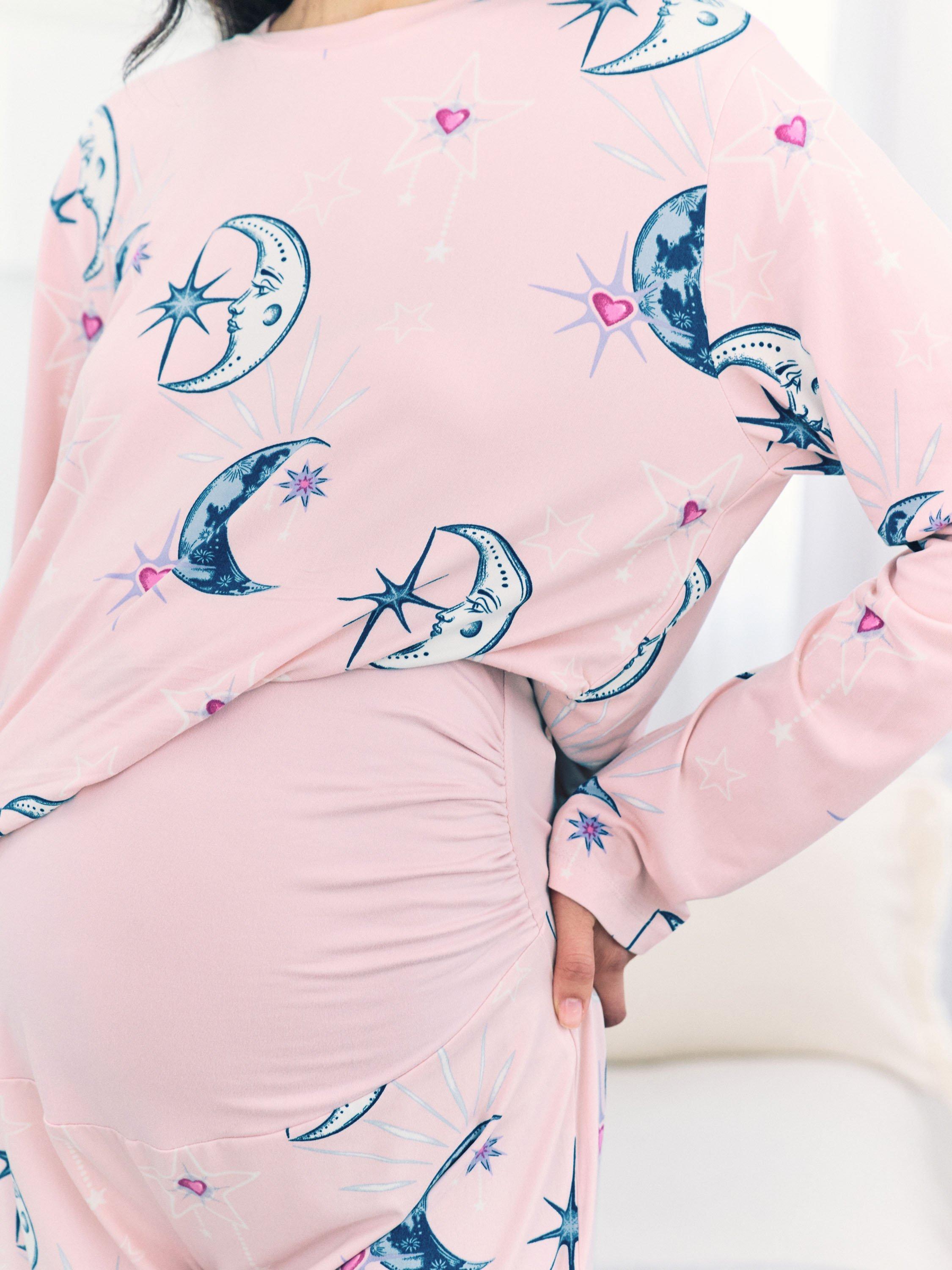Product image 3 of 6, which shows Chelsea Peers Astral Hearts Maternity Pyjama Set, Pink, 6