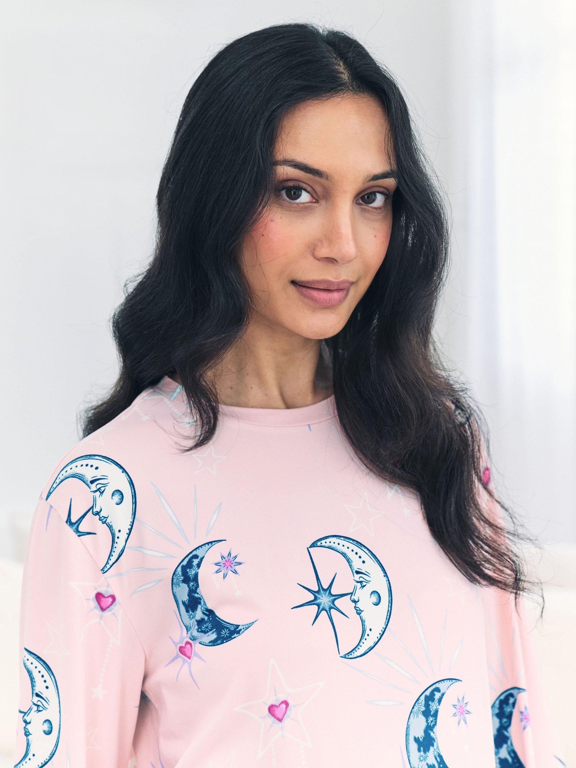 Product image 6 of 6, which shows Chelsea Peers Astral Hearts Maternity Pyjama Set, Pink, 6