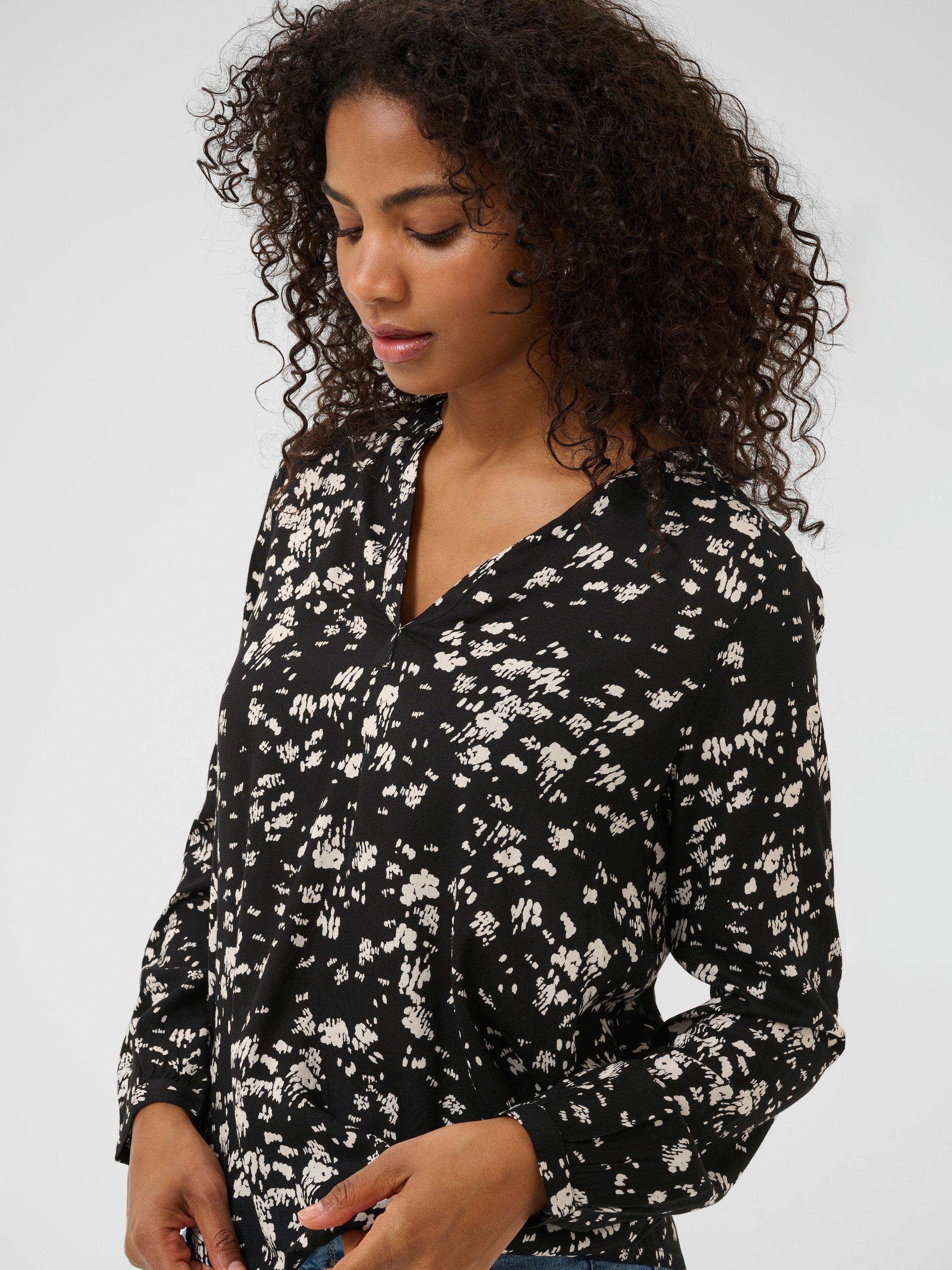 Product image 4 of 6, which shows KAFFE KAbeathe Abstract Print V-Neck Long Sleeve Blouse, Black/Chalk, 8