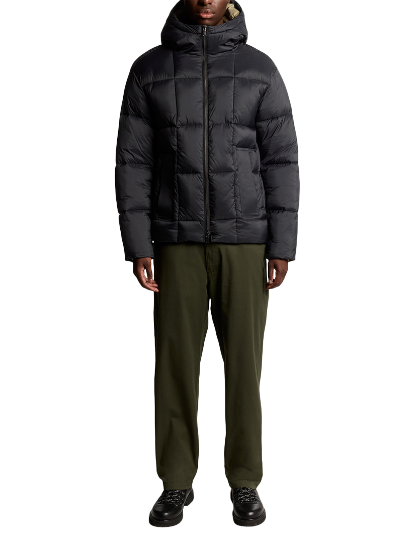 Product image 2 of 7, which shows Lyle & Scott Square Wadded Puffer Jacket, Black, XXL