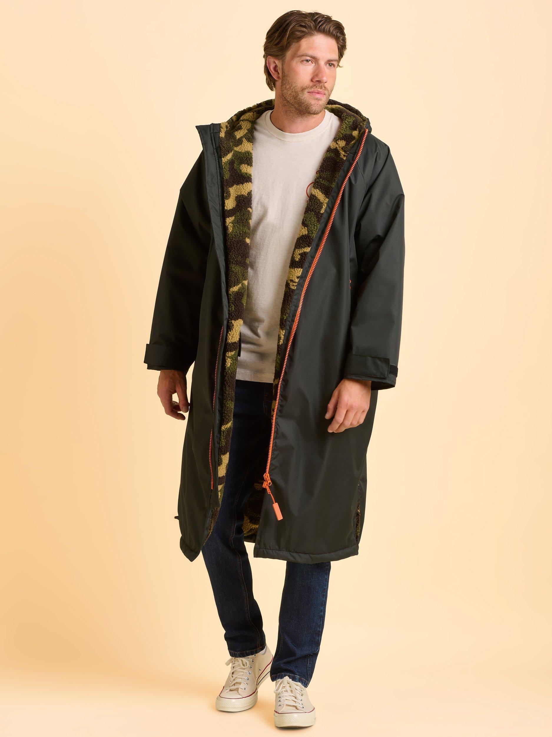 Product image 1 of 6, which shows Brakeburn Parley Chinook Sherpa-Lined Showerproof Changing Robe, Black, L-XL