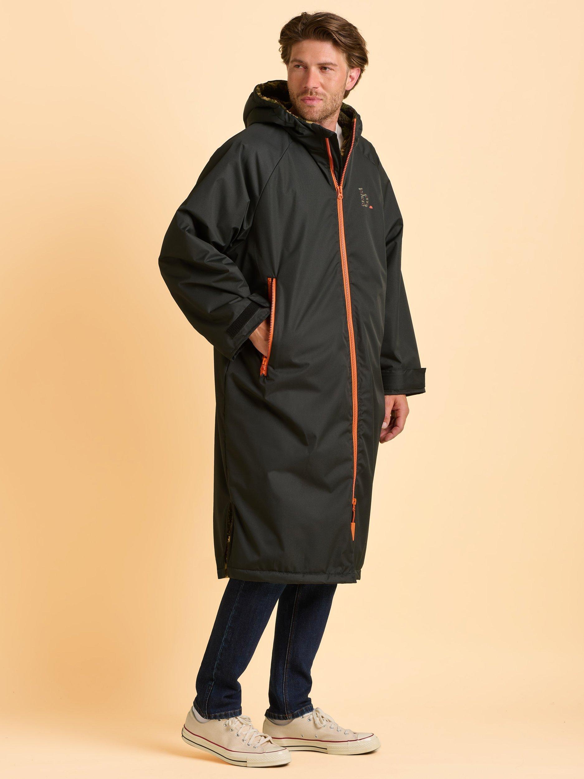 Product image 3 of 6, which shows Brakeburn Parley Chinook Sherpa-Lined Showerproof Changing Robe, Black, L-XL