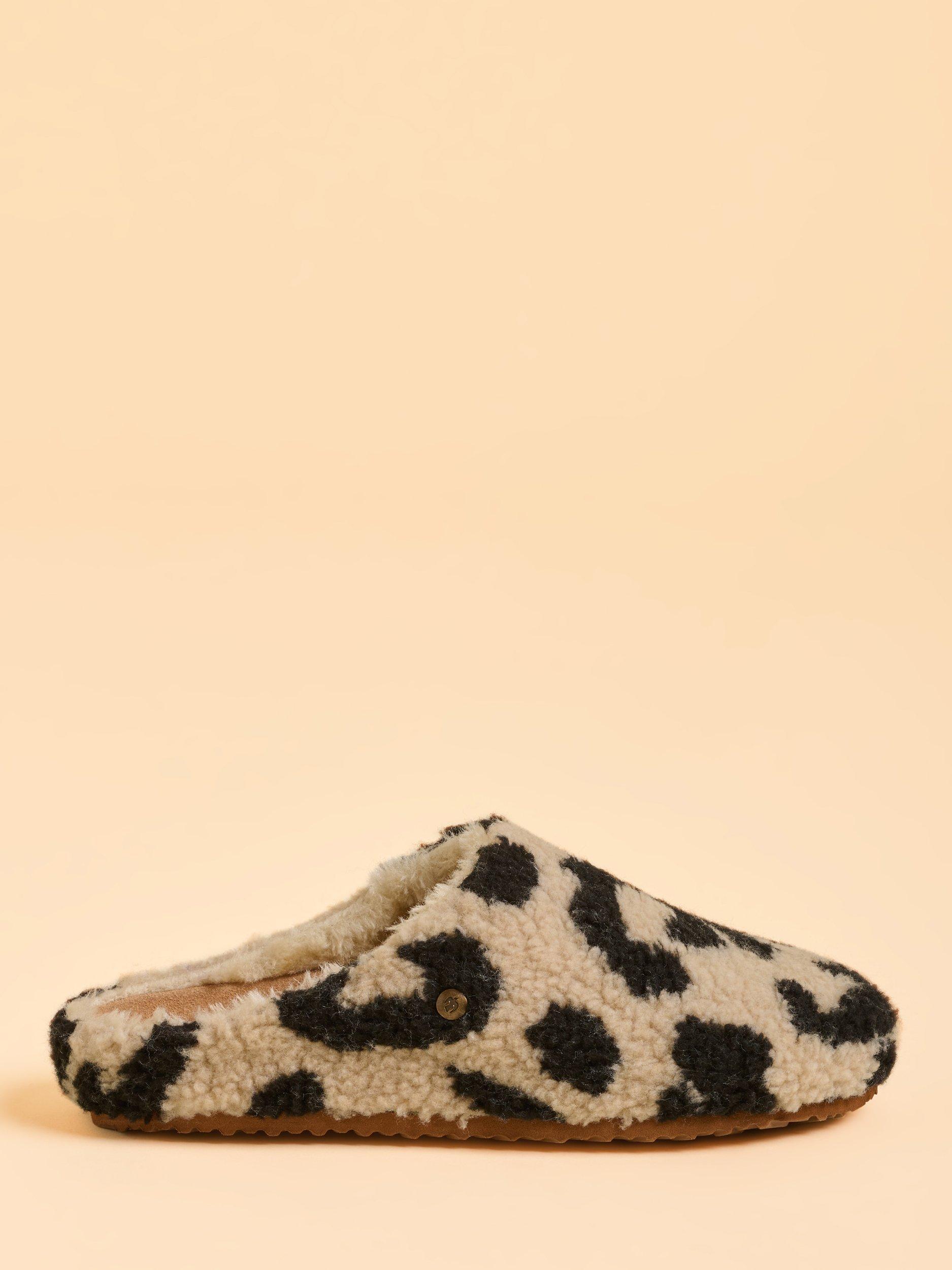 Product image 1 of 4, which shows Brakeburn Fireside Animal Print Fleece Slipper, Cream, 3