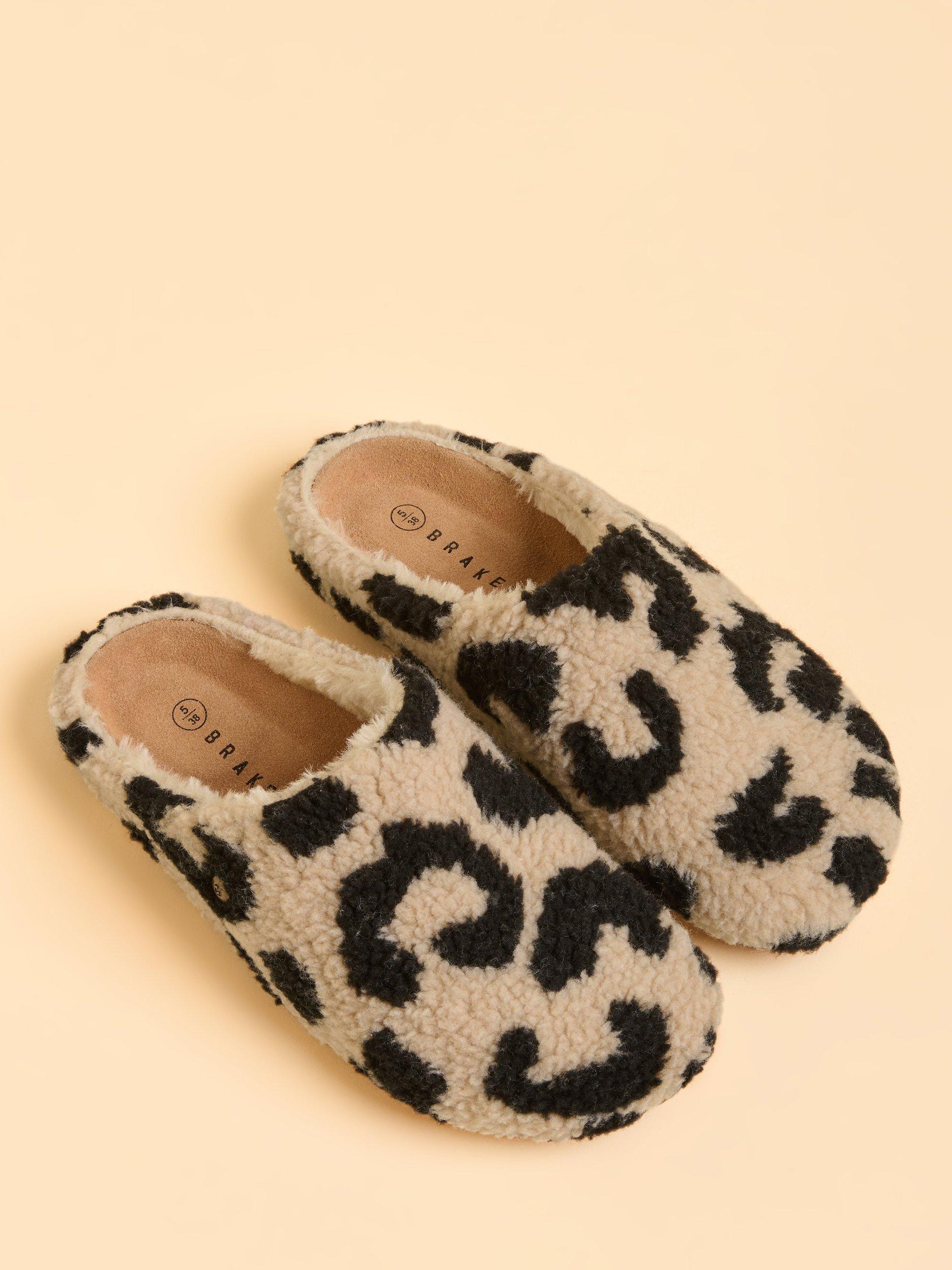 Product image 4 of 4, which shows Brakeburn Fireside Animal Print Fleece Slipper, Cream, 3