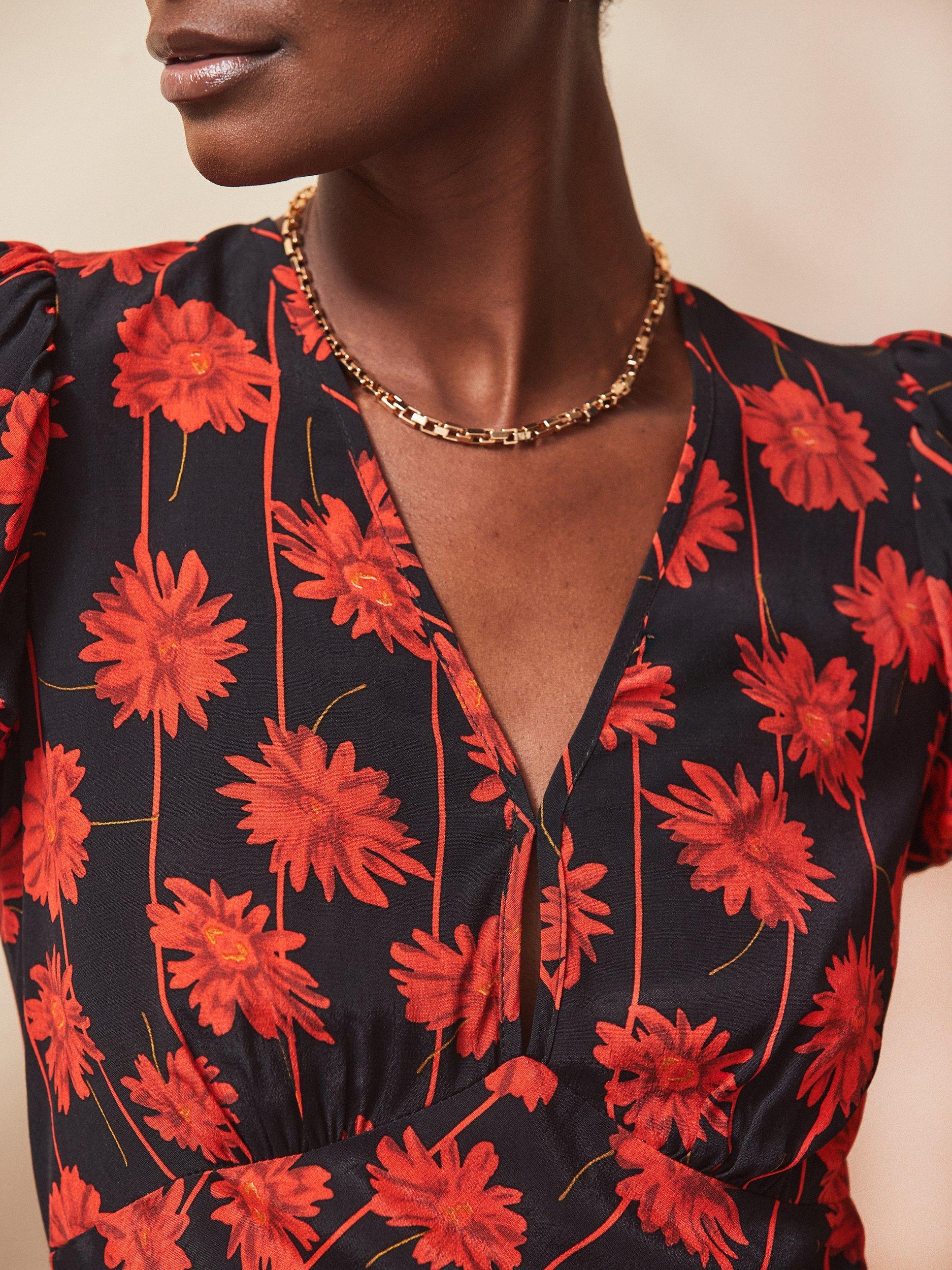 Product image 2 of 3, which shows Ro&Zo Rose Stripe V-Neck Dress, Red, 6