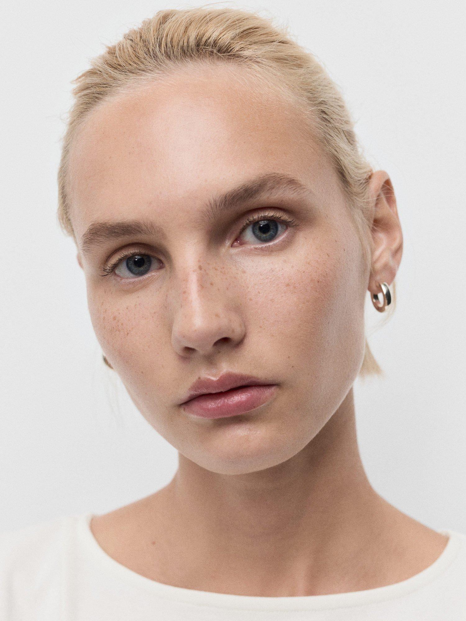 Product image 6 of 8, which shows Mango Sandri Cropped T-Shirt, White, XXS