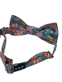 Polarn O. Pyret x Liberty Baby Bow Tie containing TENCEL™ Lyocell - view 2, Blue/Multi