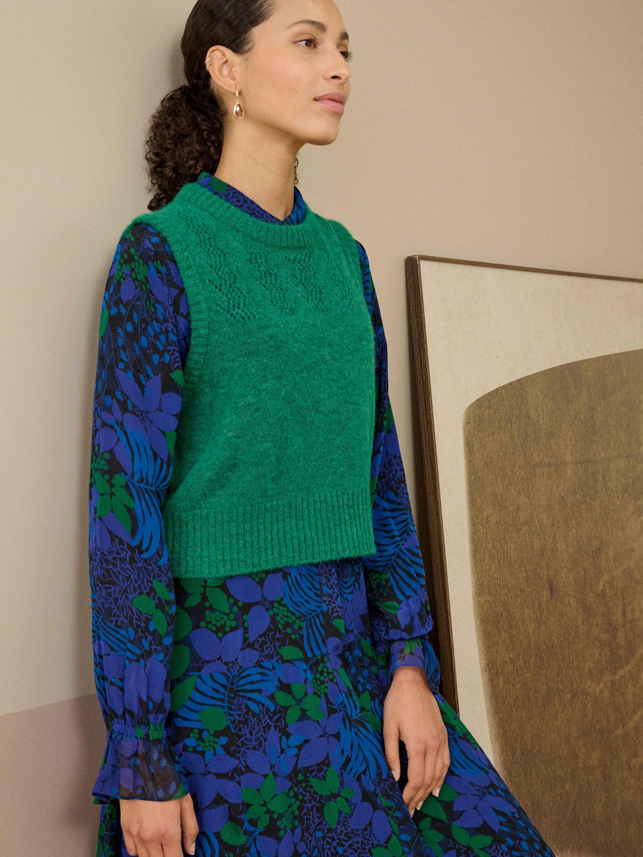 Product image 1 of 4, which shows Brora Crop Textured Alpaca Blend Tank, Emerald, 8