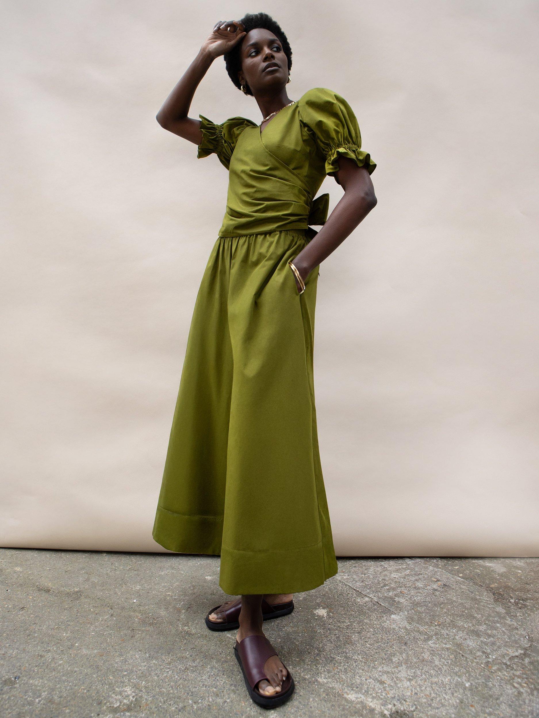 Product image 1 of 3, which shows Ro&Zo Cotton Poplin Bow Back Wrap Top, Green, 6